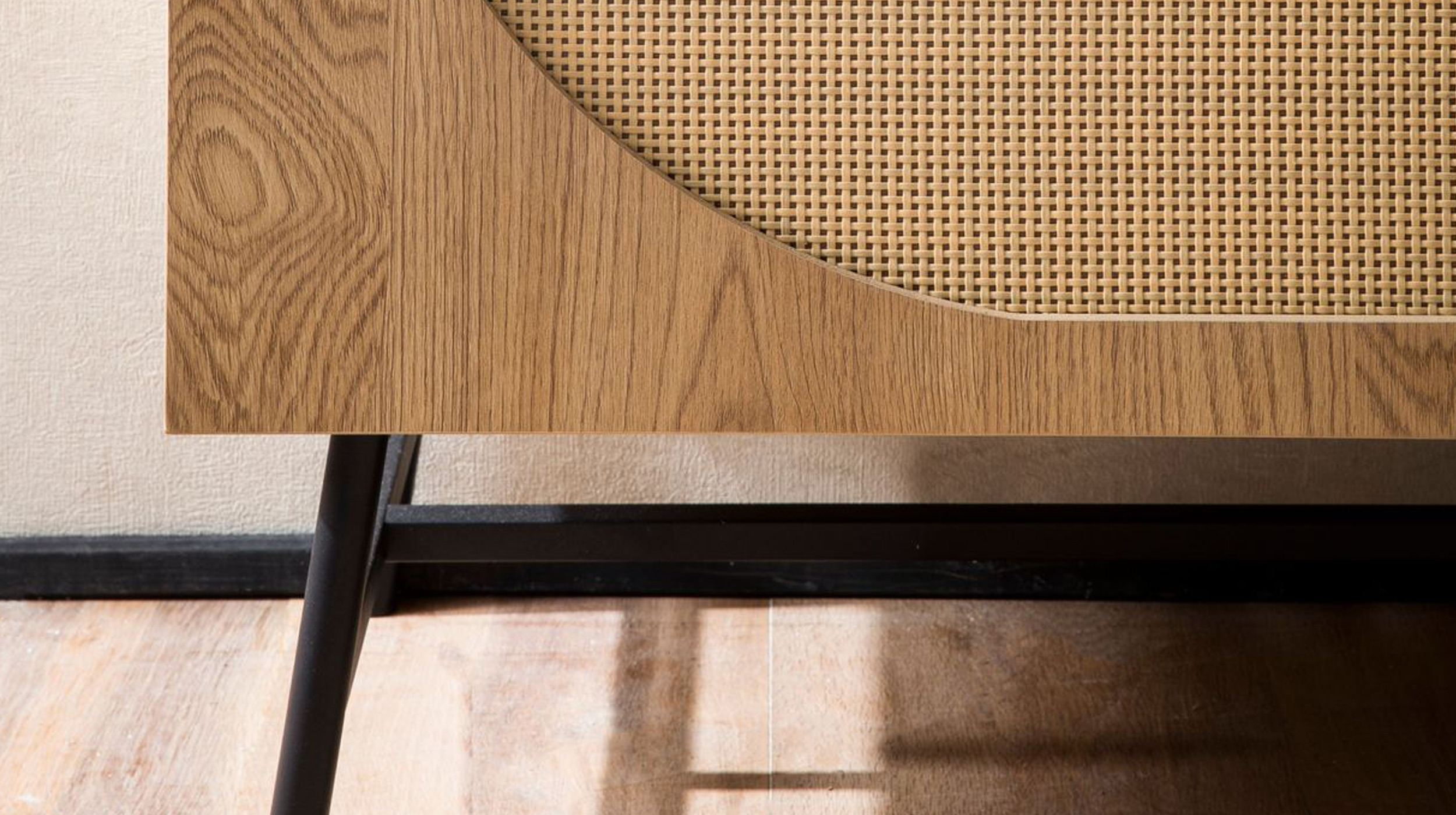 Sideboard mit 3 Schubladen Eiche Holzdekor - Rattan 140 cm - RATVAN