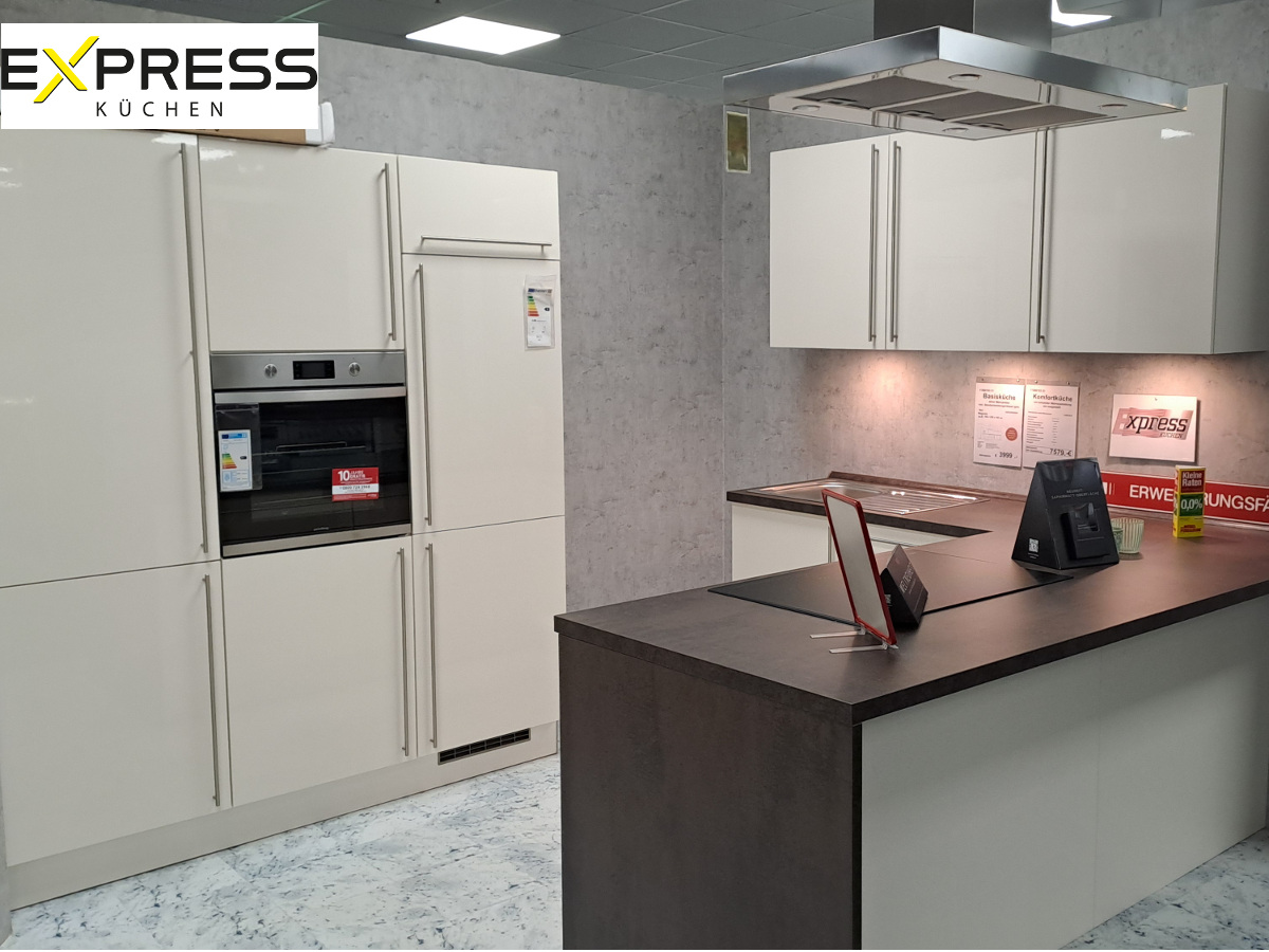 Inselküche 220 x 227 + 180 cm - mit Geräten - Küchenfronten Lack Hochglanz - STAR