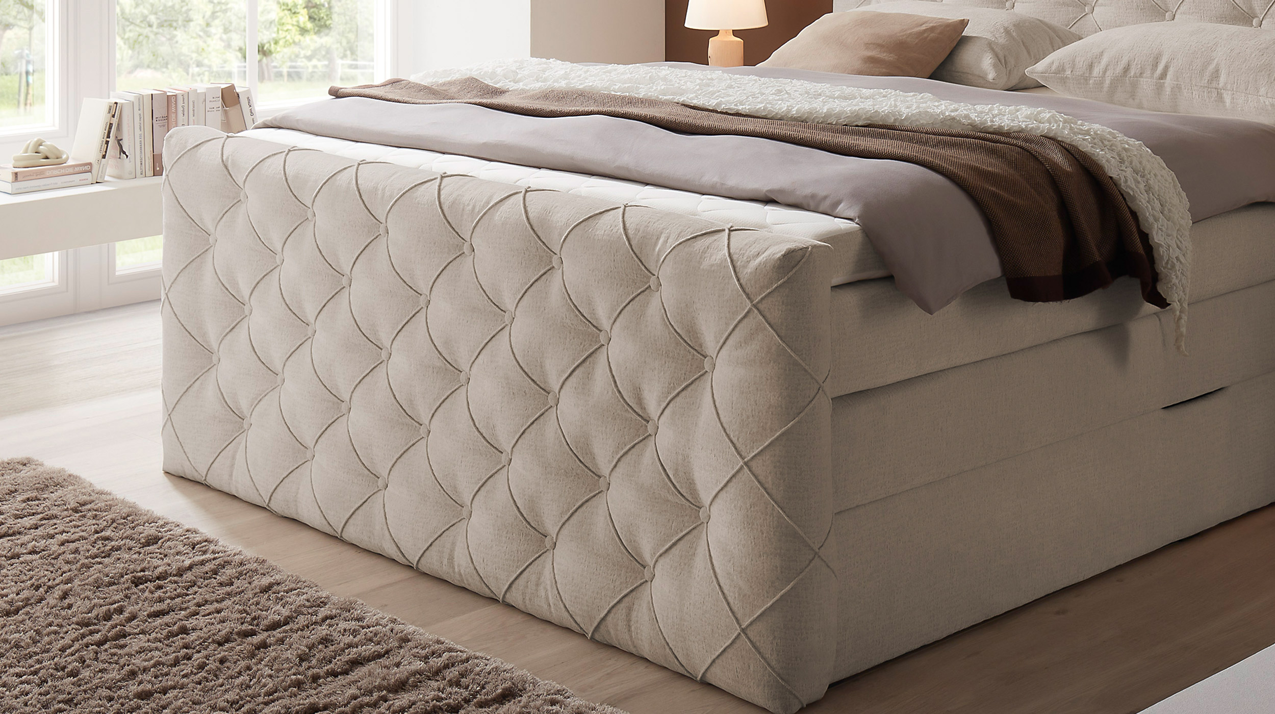 Boxspringbett 180 x 200 cm creme Stoffbezug - Bettkasten - LIVELLA 
