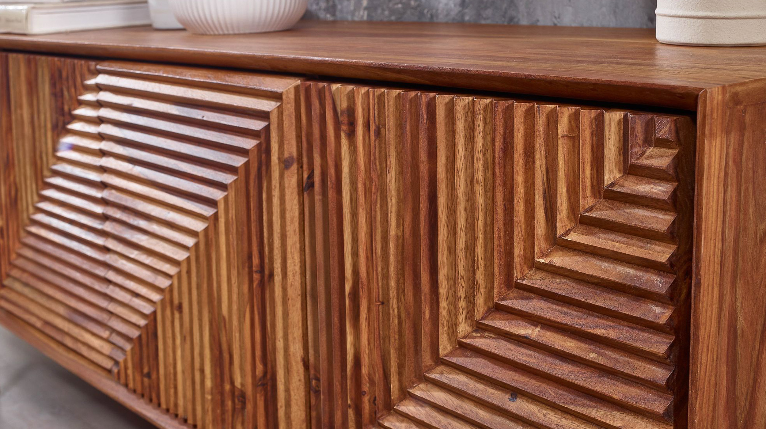 TV - Lowboard Sheesham massiv gebeizt 140 cm - TV-Board - DAINA