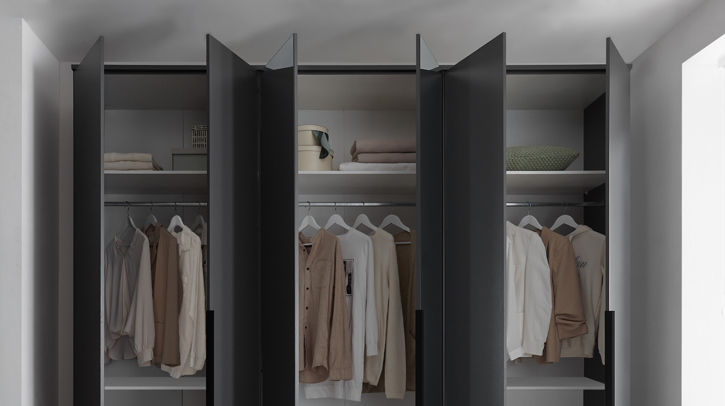 Kleiderschrank graphit - 270 cm - Kleiderschrank 6-türig - KEVO