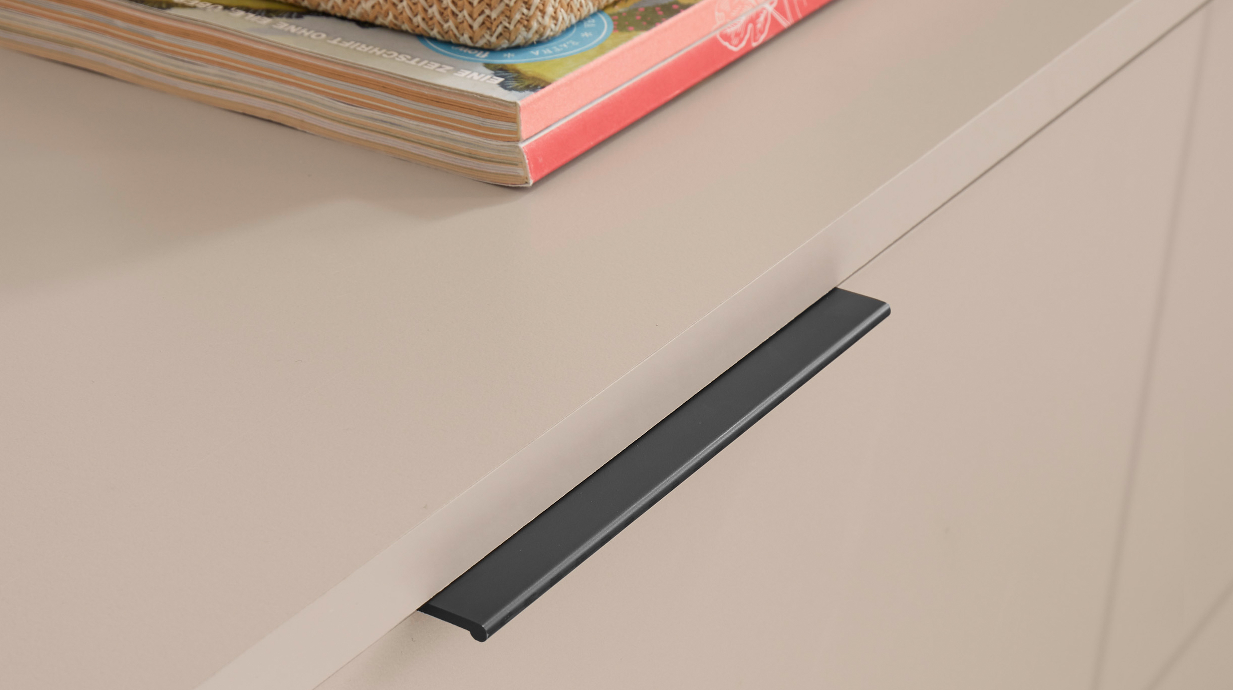 Kommode mit Schubladen beige 121 x 91 cm - CARANO