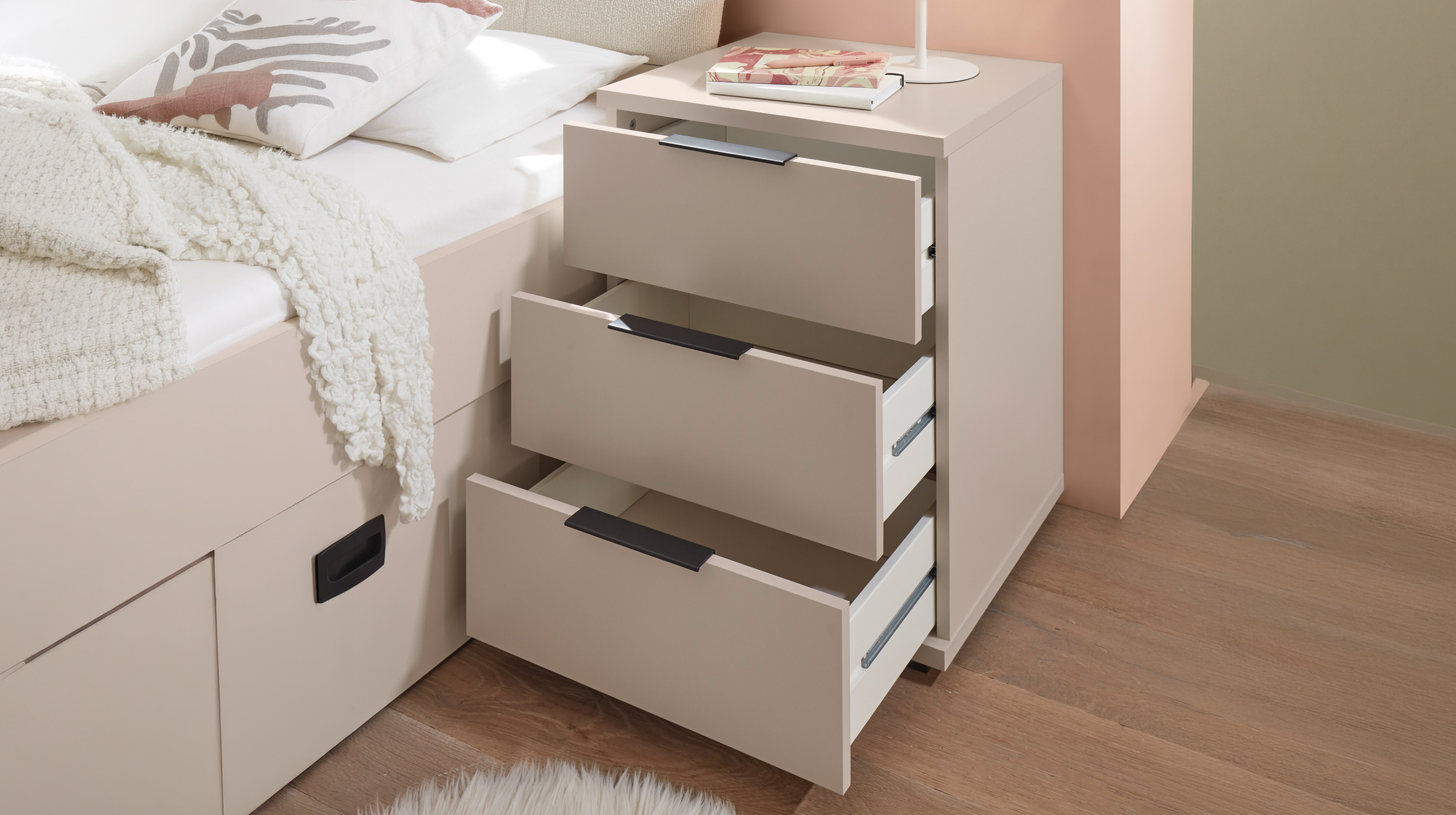 Nachttisch beige 46 x 42 cm - 3 Schubladen - UNIVERSAL