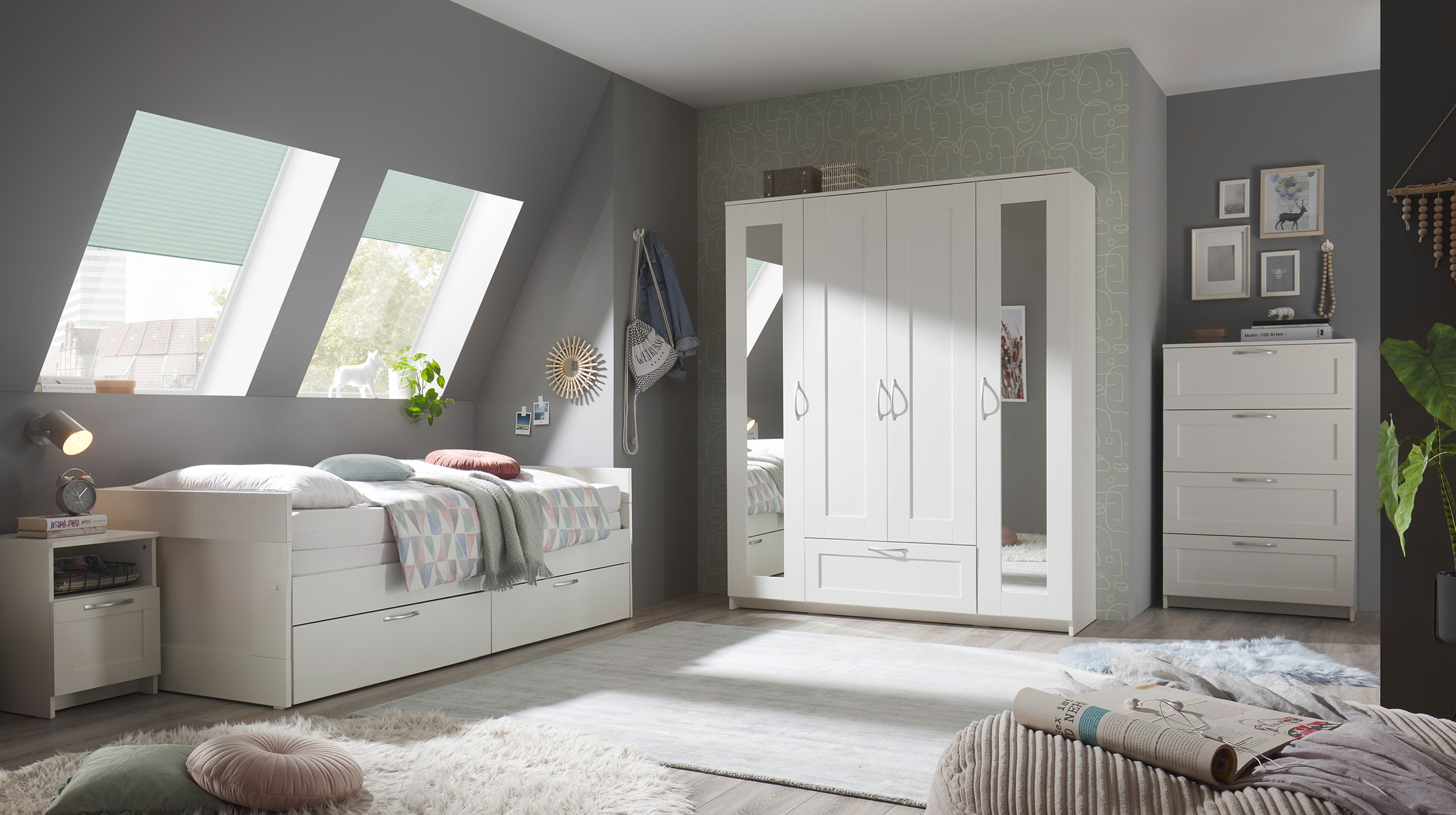 Kommode mit 4 Schubladen weiß 79 x 124 cm - SALIAS 