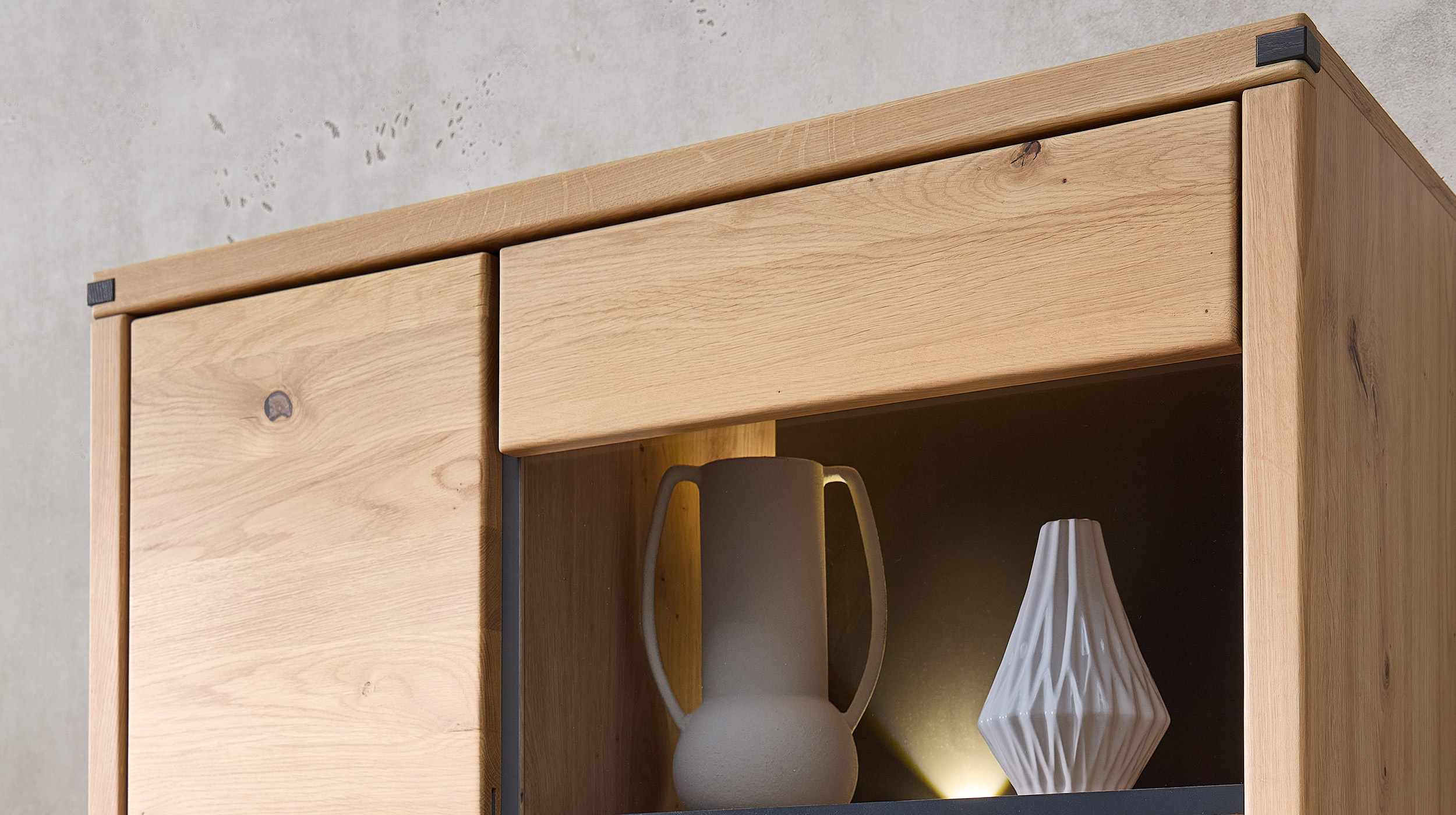 Vitrine mit Beleuchtung Wildeiche teilmassiv Breite 85 cm - CATANIA