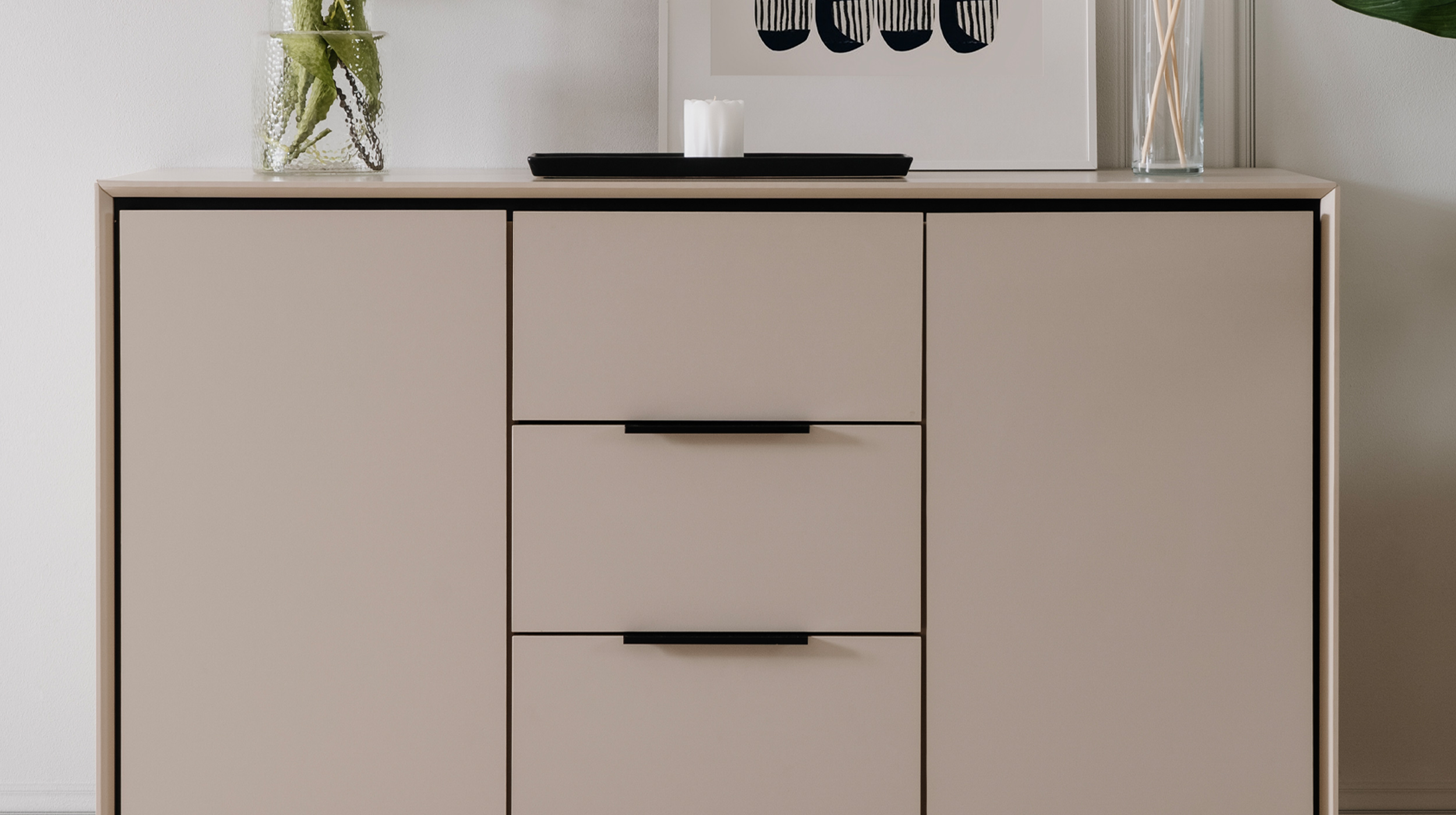 Sideboard mit 3 Schubladen beige schwarz 135 cm - ARONA