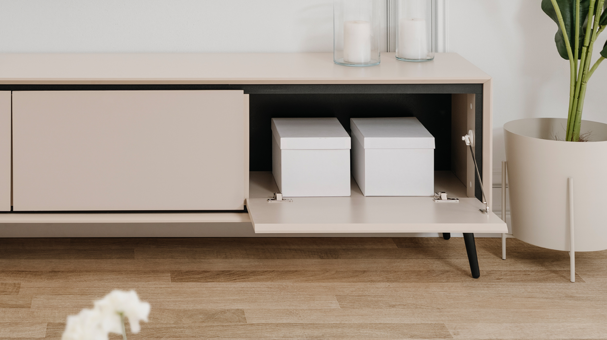 TV - Lowboard beige schwarz 175 cm TV-Board - ARONA