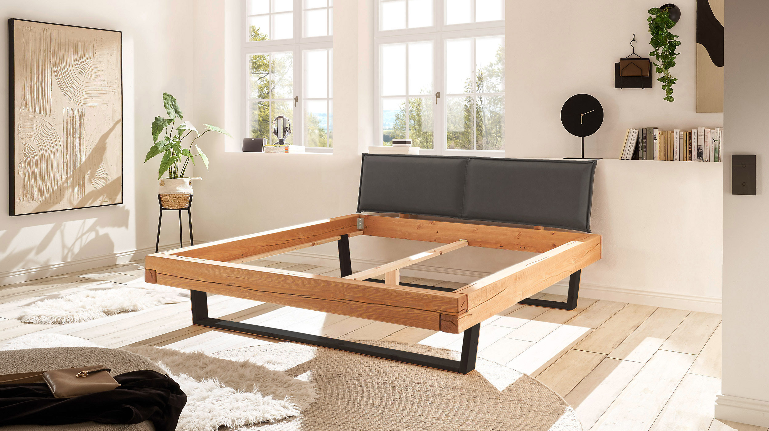 Balkenbett 140 cm Kiefer massiv Polsterkopfteil - U-Gestell - NORDEN