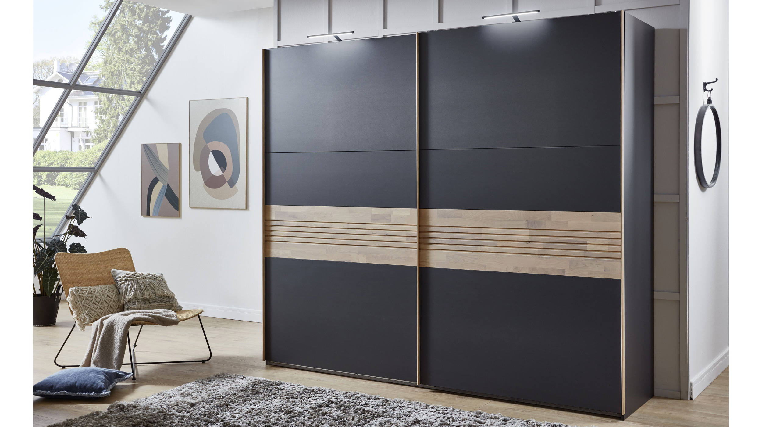 Schwebetürenschrank graphit - Eiche Massivholz - 250 cm - TIROL Schwebetürenschrank graphit - Eiche Massivholz - 250 cm - TIROL