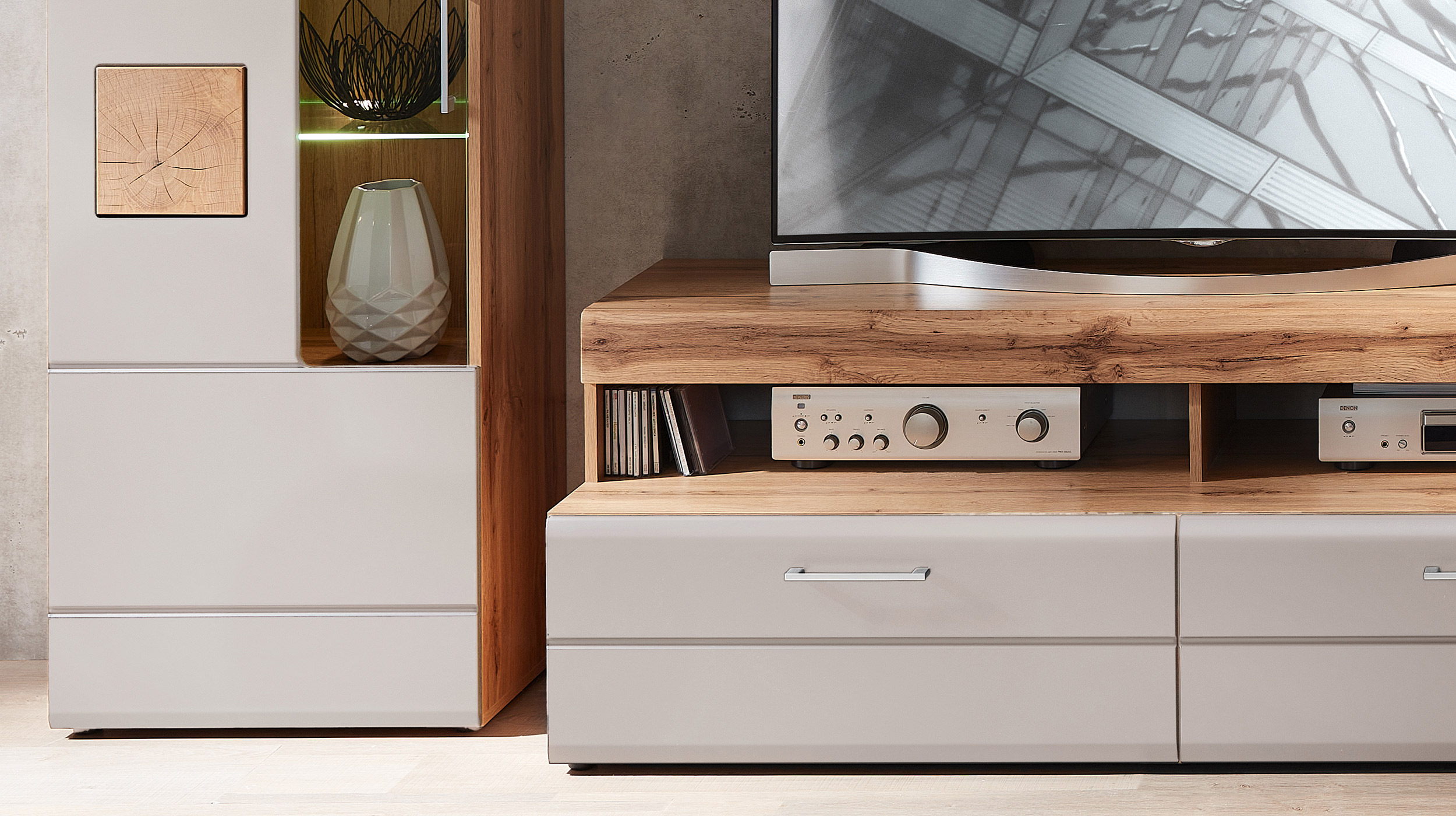 Wohnwand beige Eiche 340 cm - LED-Beleuchtung - SINFONIE  Wohnwand beige Eiche 340 cm - LED-Beleuchtung - SINFONIE