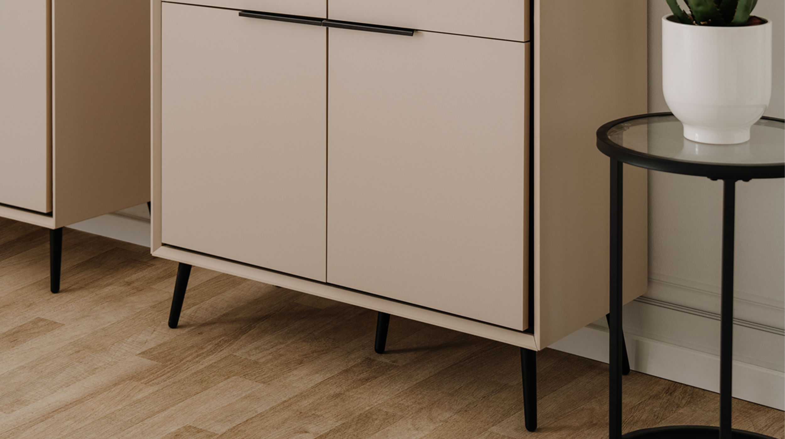 Highboard 4 Türen 2 Schubladen beige schwarz 90 cm - ARONA