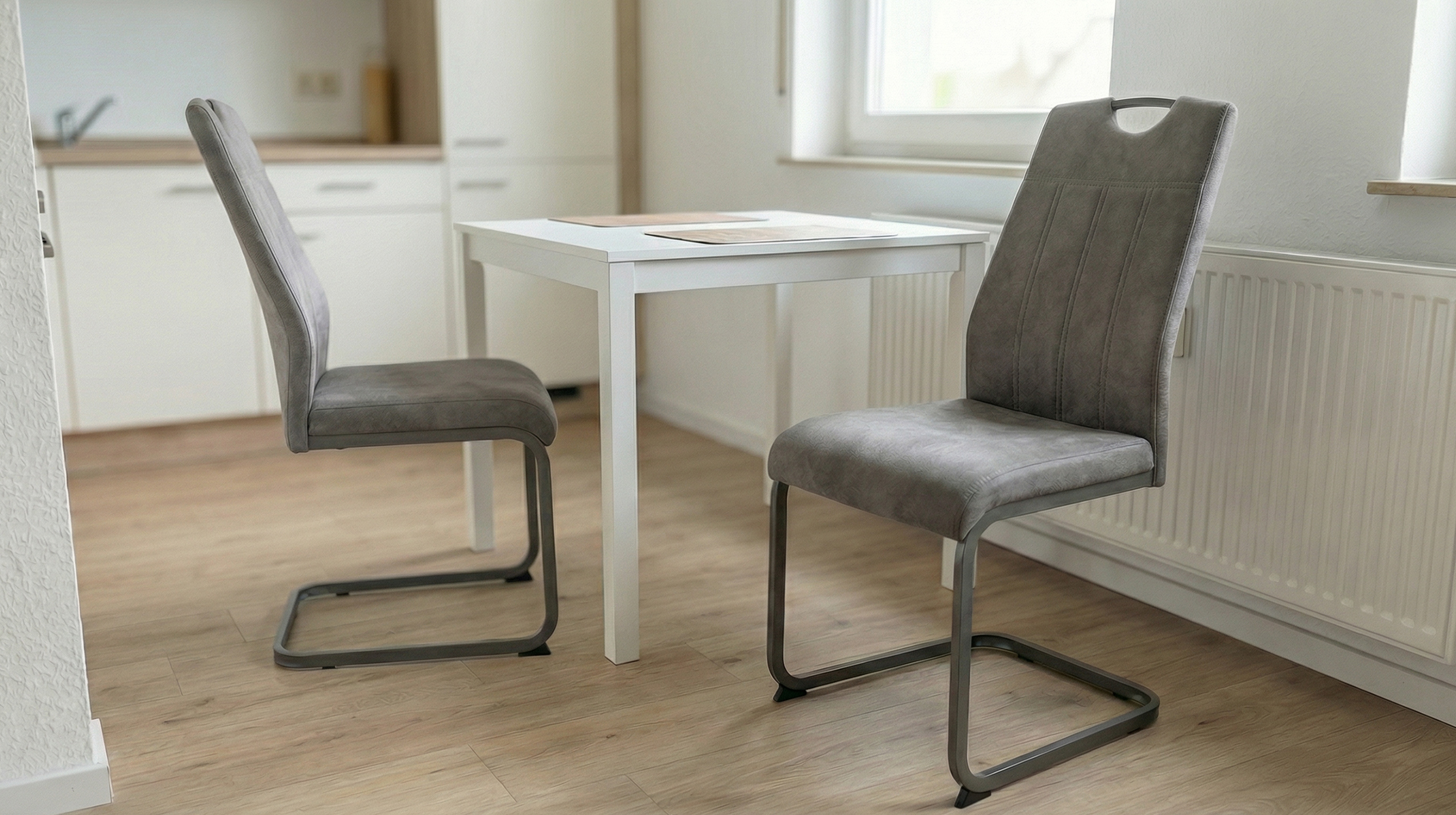 Moderner Schwingstuhl in grau aus Microfaser - CHRISTINA