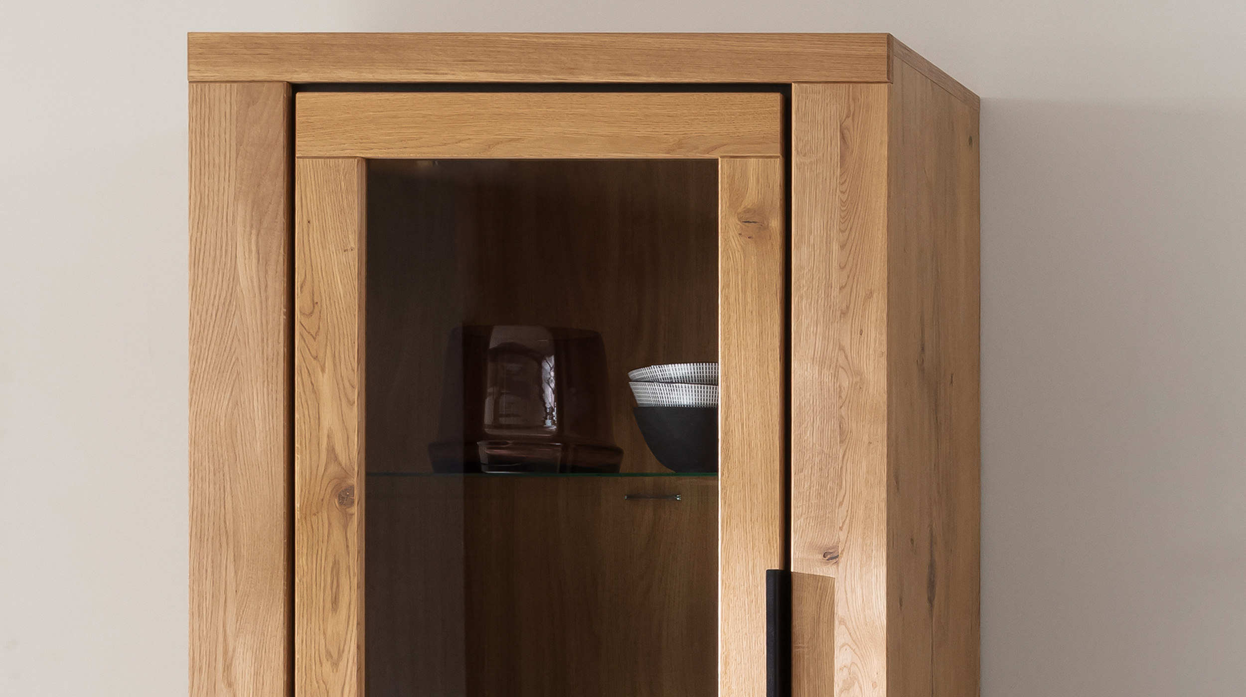 Vitrine mit Glastür Wildeiche teilmassiv geölt Breite 72 cm - GRENO 