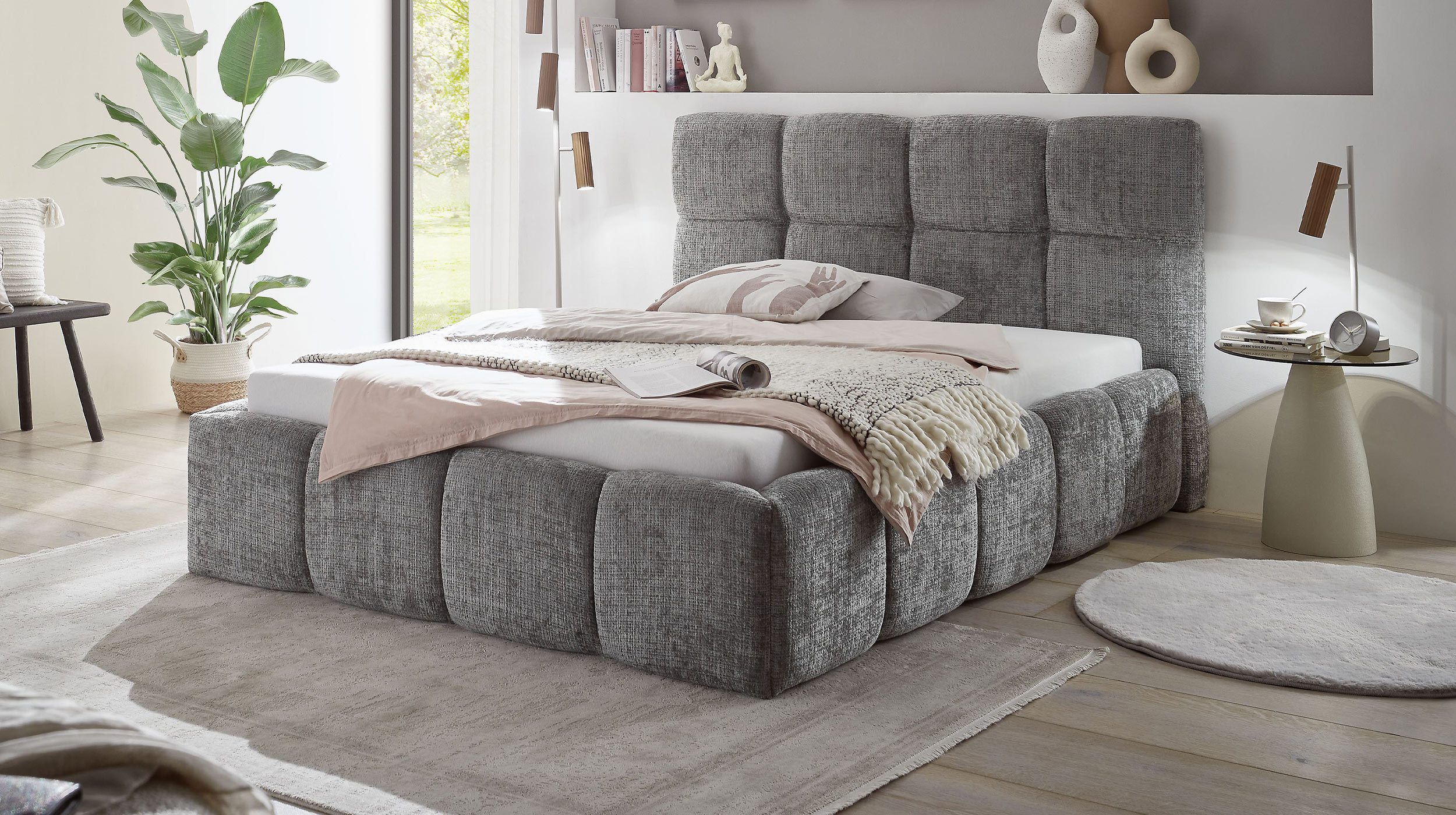 Polsterbett 180 x 200 cm grau Bettkasten Chenille - SANDRIN