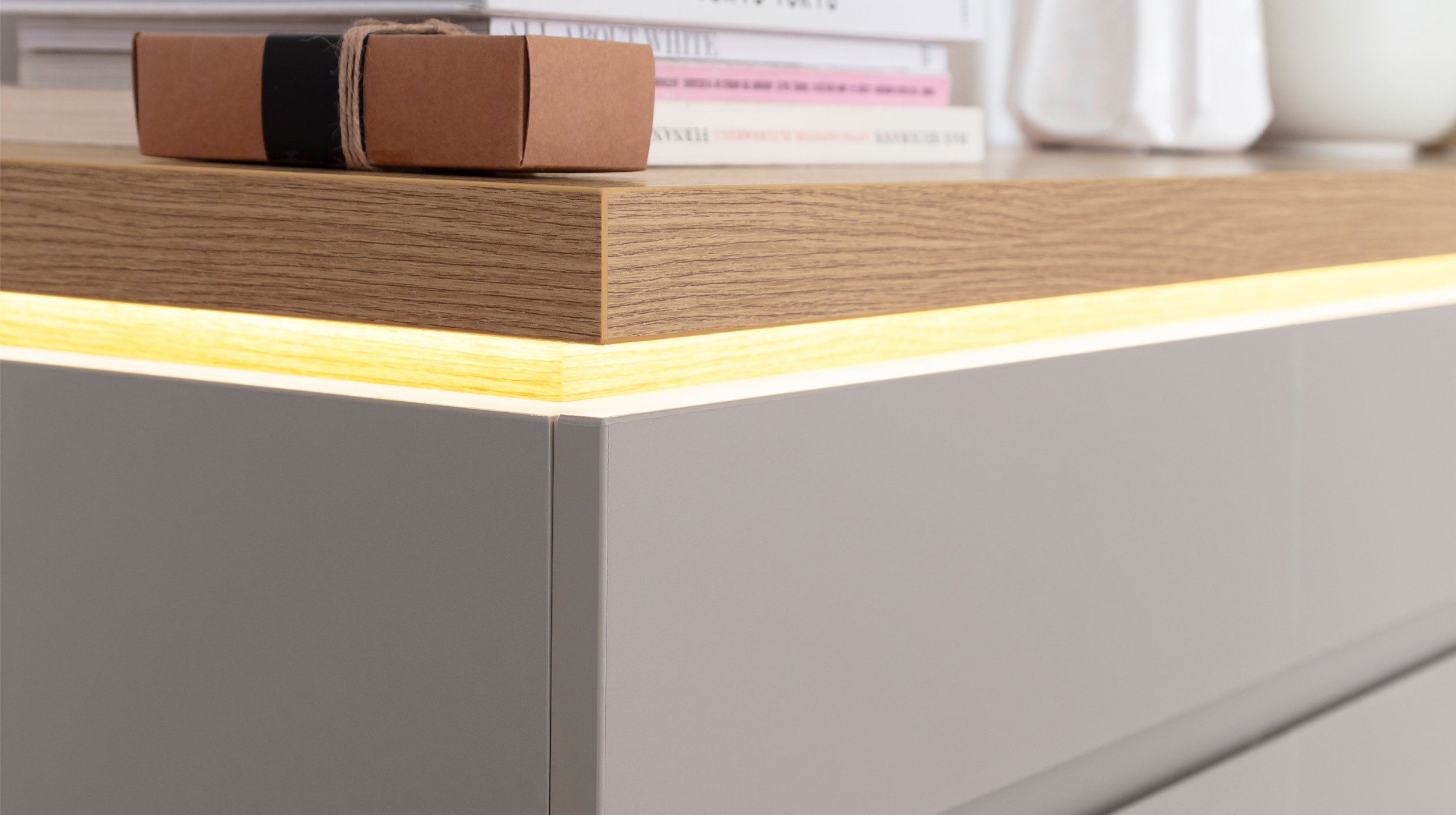 Wohnwand beige - Evoke Eiche 278 cm - LED-Beleuchtung - REMOLINO