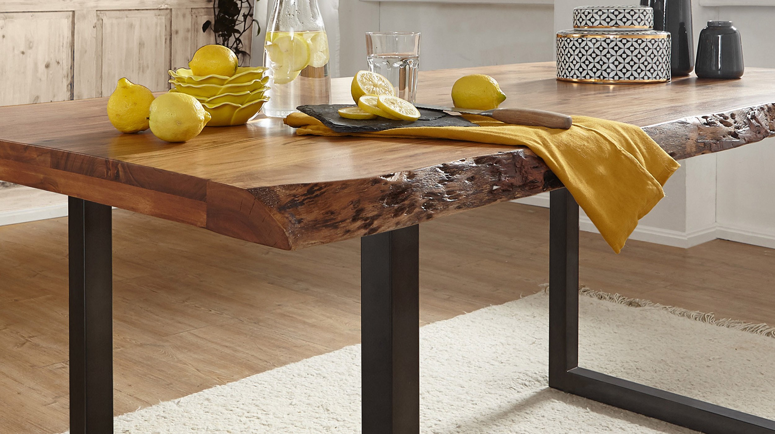 Esstisch Baumkantentisch 160 x 90 cm Akazie lackiert massiv - TICO