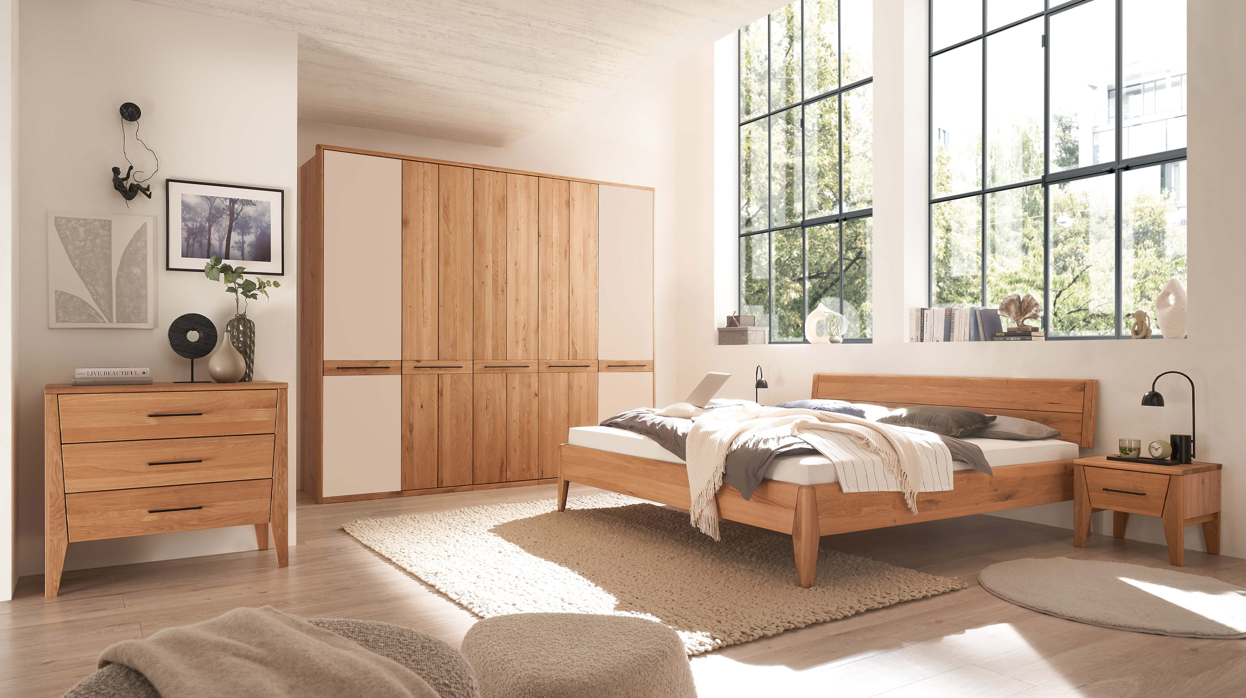 Kleiderschrank 256 cm Wildeiche geölt teilmassiv 5-türig - VEGARD