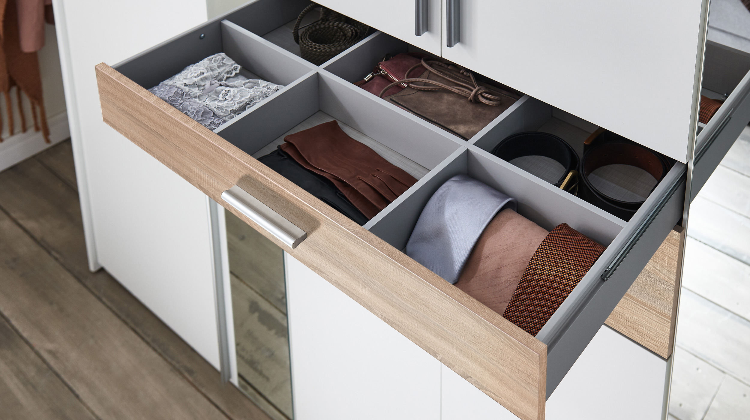 Kleiderschrank mit Spiegel - weiß - Sägerau Eiche - 270 cm - CHEEP