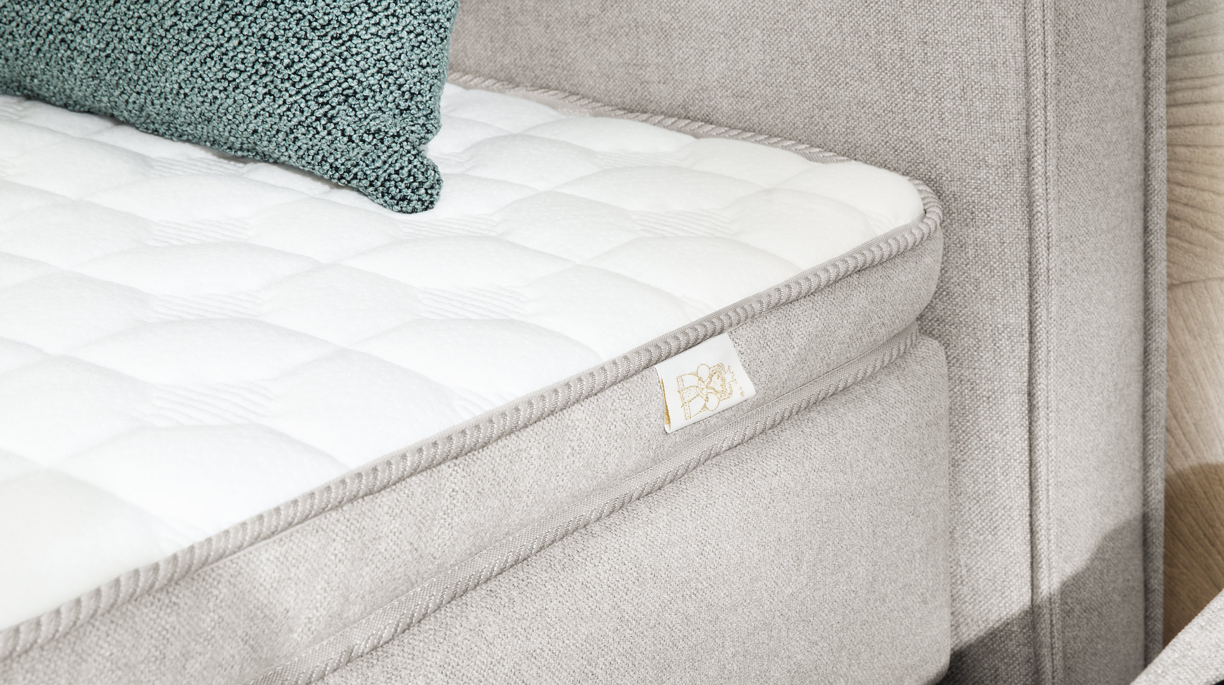Boxspringbett 180 x 200 cm grau-beige - CAPELLO - MIX