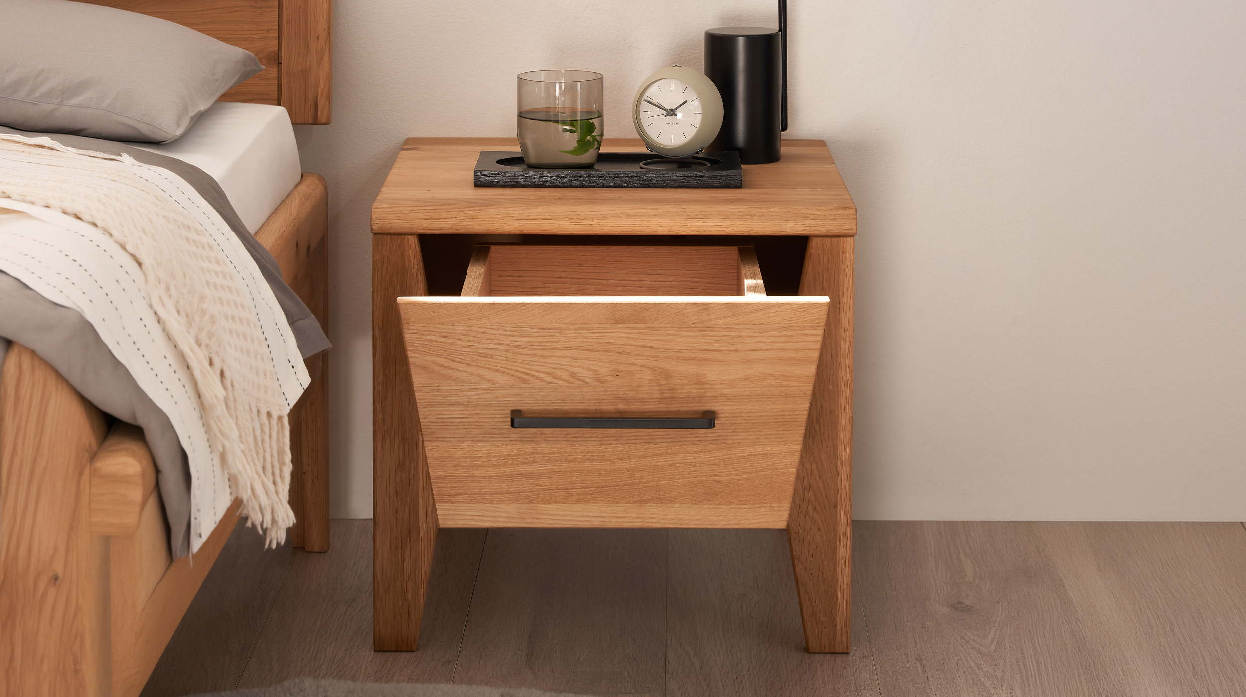 Nachttisch Wildeiche geölt teilmassiv 45 x 42 cm - VEGARD