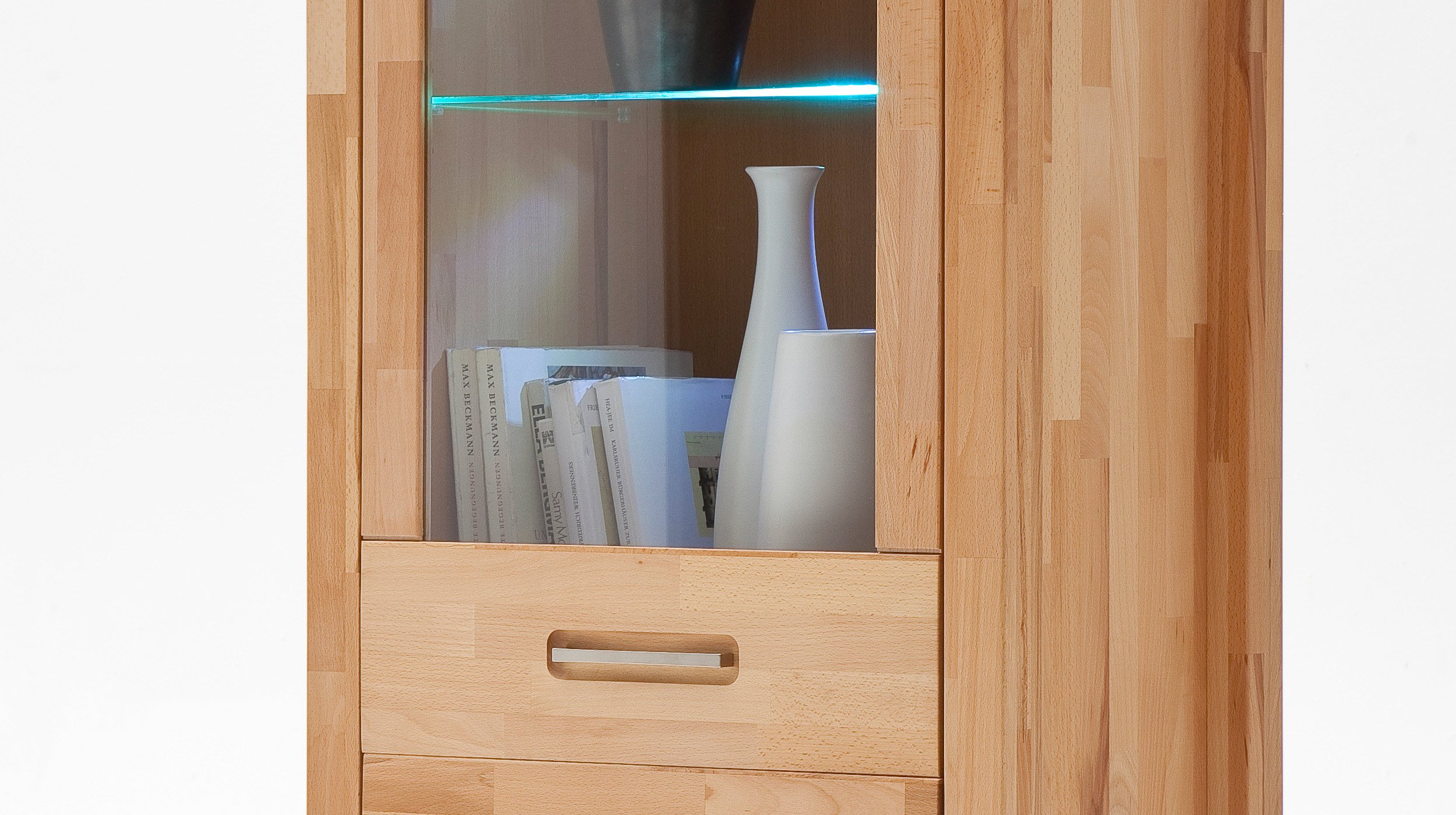 Vitrine mit Beleuchtung Kernbuche massiv geölt Breite 66 cm - FENJA