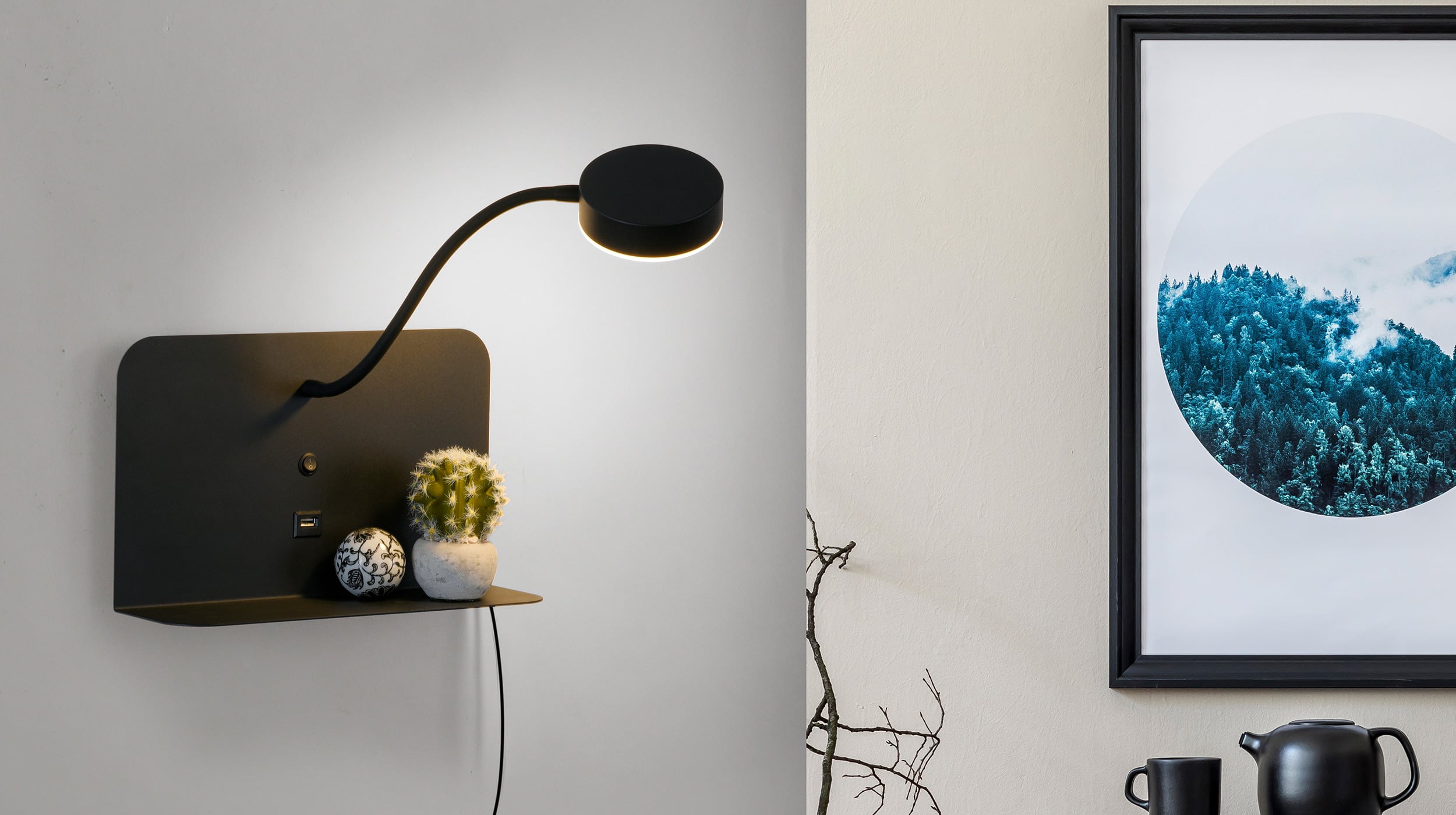 Wandlampe LED schwarz 51 cm drehbar mit Ablage - BOARD