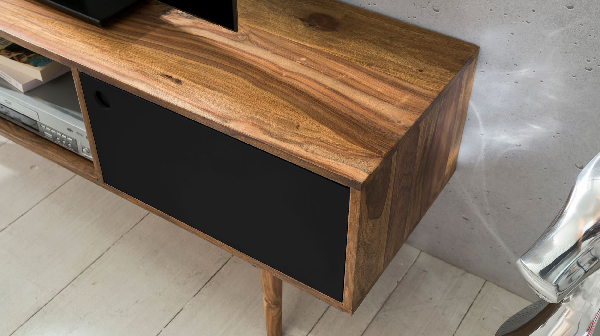 TV-Lowboard Sheesham massiv gebeizt 140 cm - RAKEL 