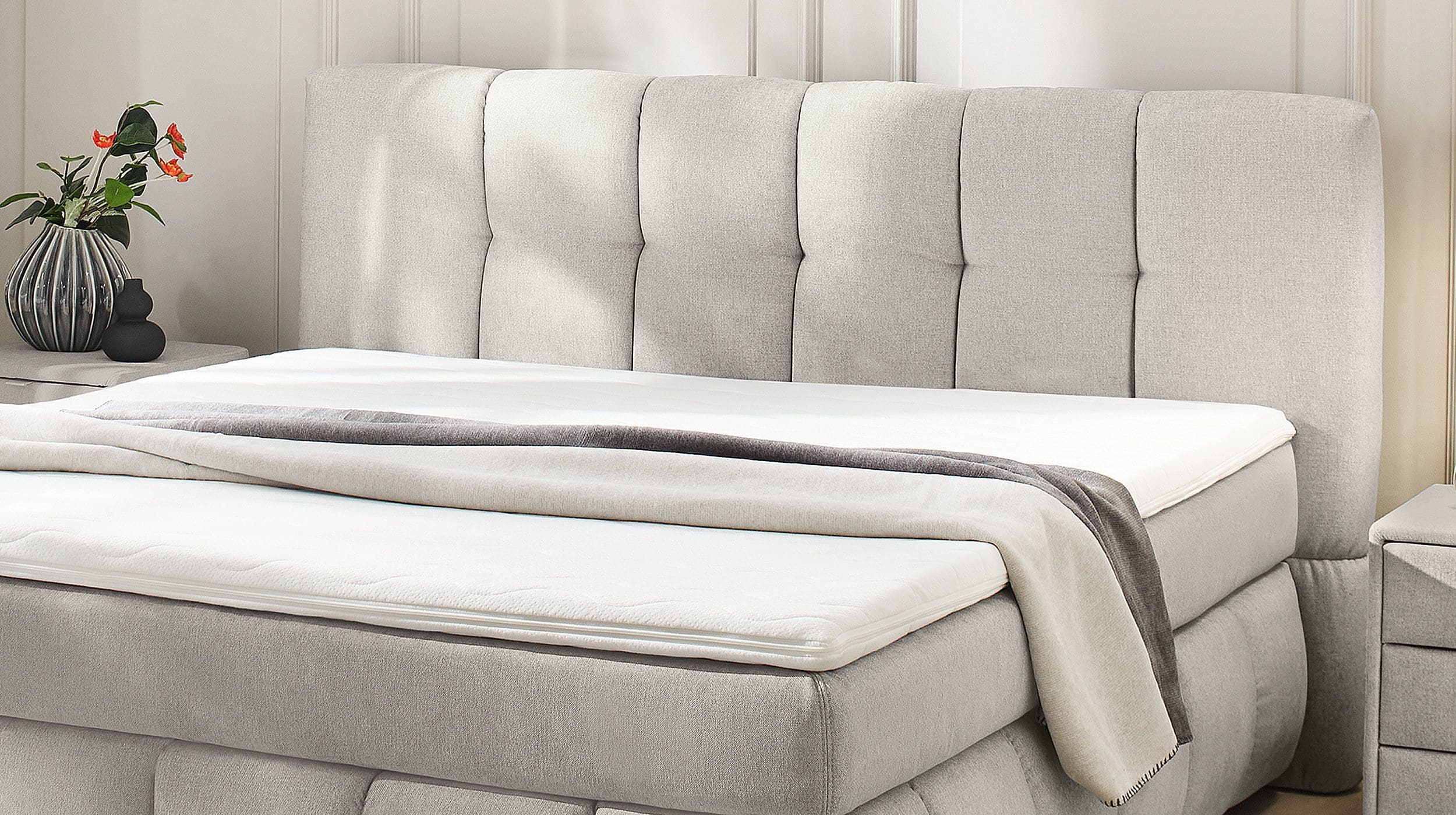 Boxspringbett 180 x 200 cm grau-beige Stoffbezug - CORA 