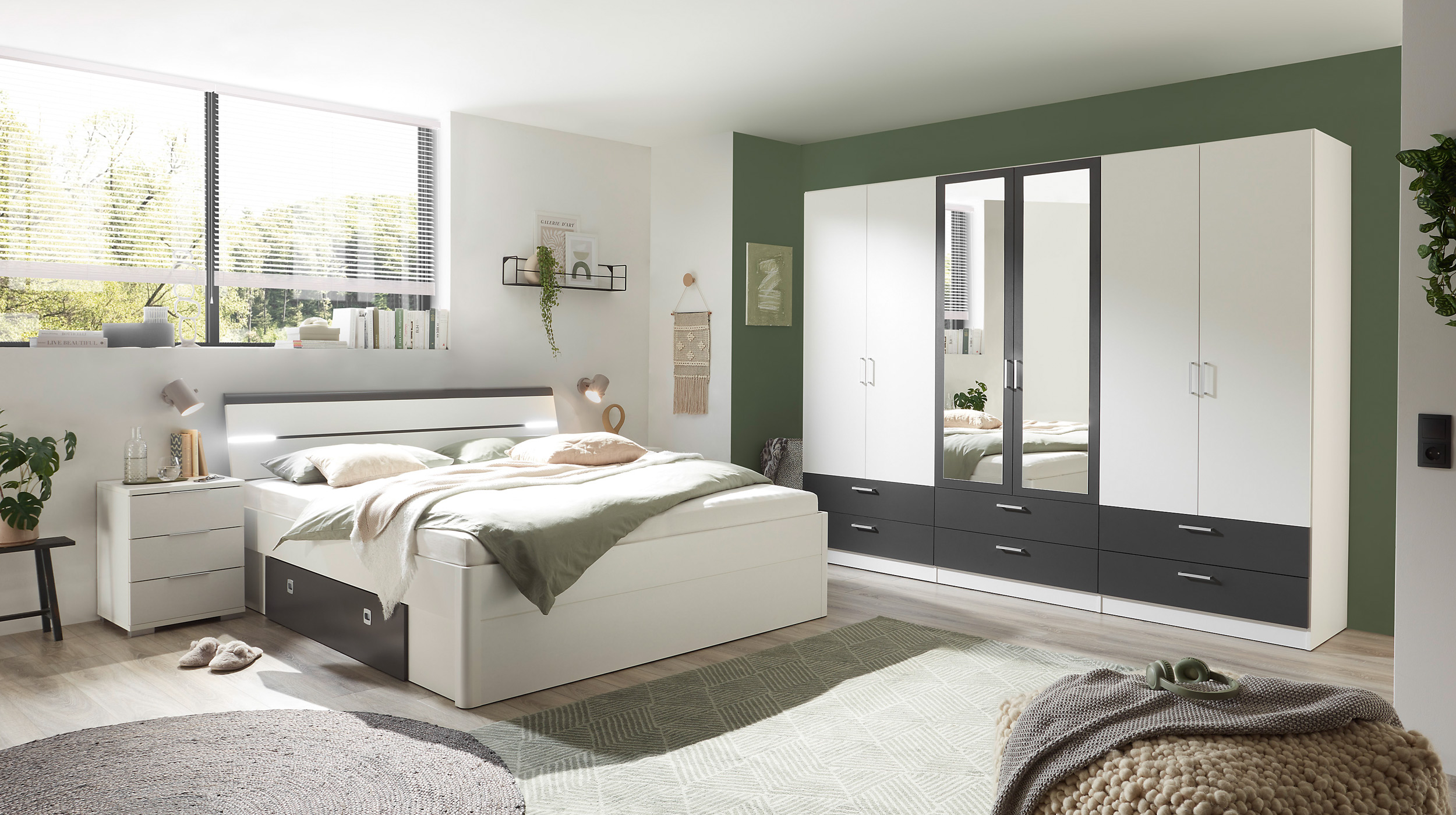 Kleiderschrank mit Spiegel - weiß - 272 cm - JANNE