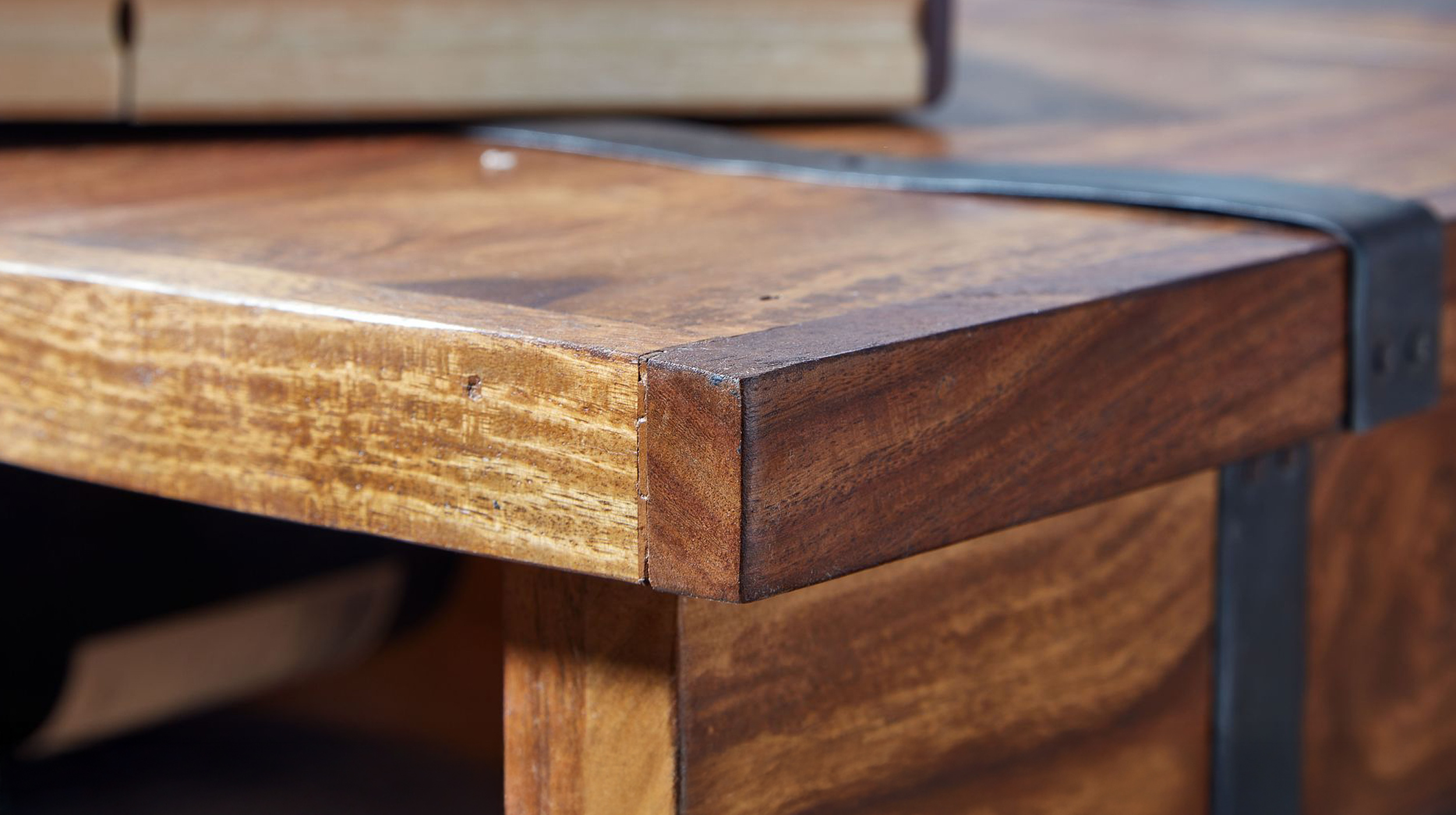 Couchtisch Sheesham massiv gebeizt 100 x 60 cm - Truhentisch - STIG