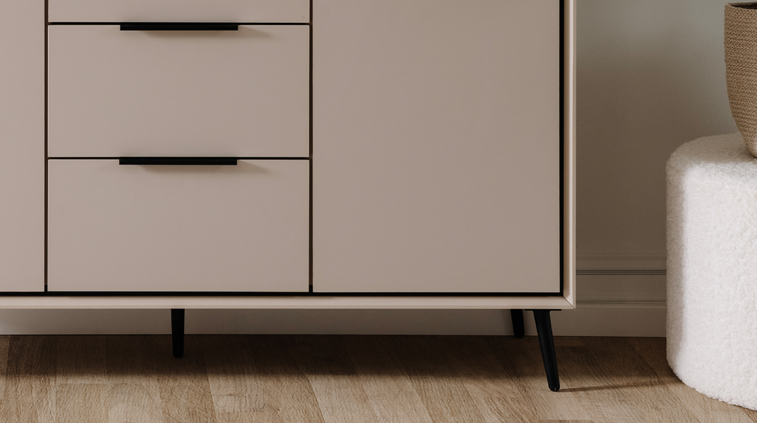 Sideboard mit 3 Schubladen beige schwarz 135 cm - ARONA