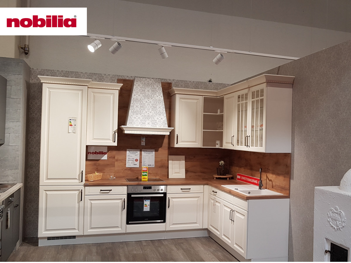 Eckküche 305 x 215 cm - mit Geräten - Küchenfronten matt - CASTELLO