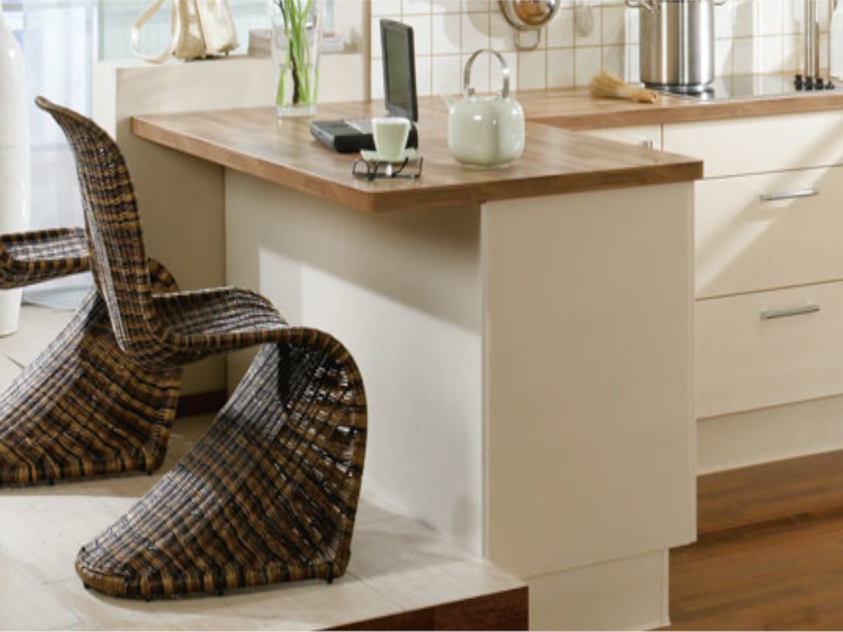 Inselküche - 160 x 295 x 305 cm- mit Geräten - Küchenfronten matt - LASER 