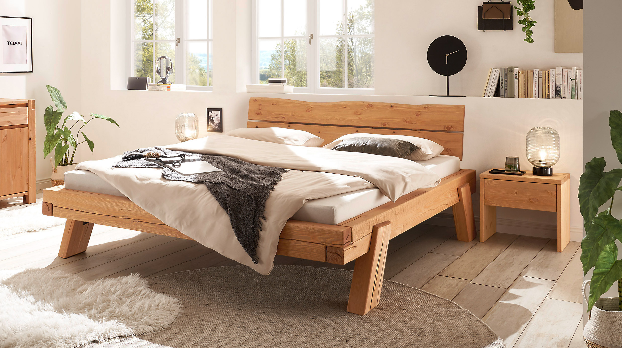 Balkenbett 140 cm Kiefer massiv Holzbeine - TAVEN