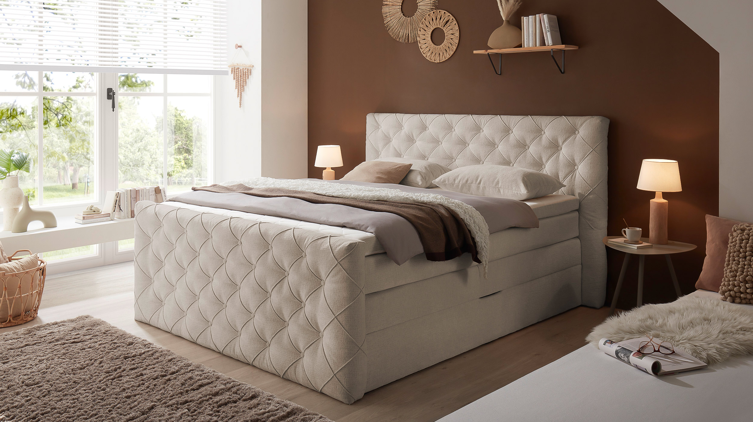 Boxspringbett 180 x 200 cm creme Stoffbezug - Bettkasten - LIVELLA 