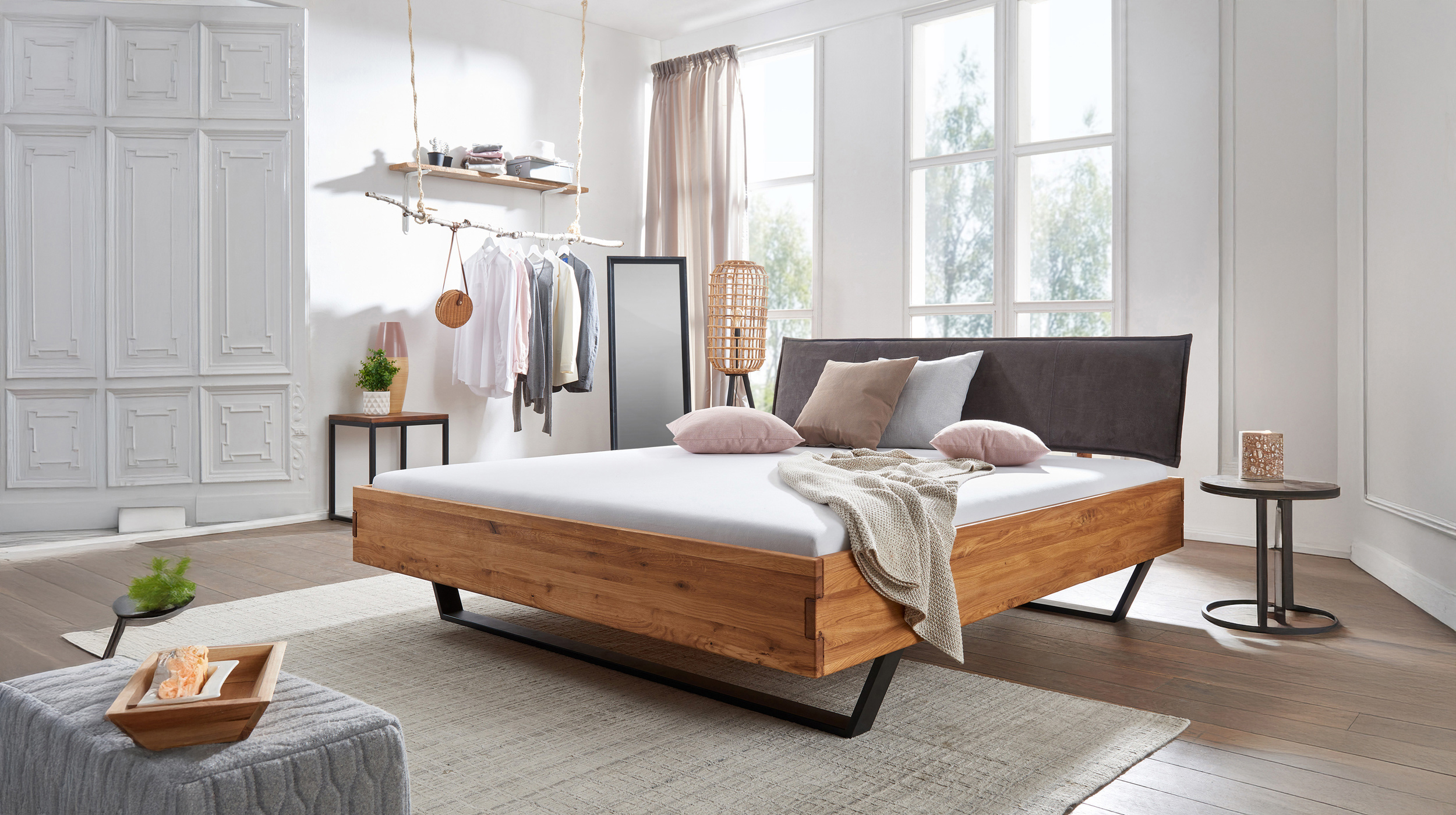 Massivholzbett 180 cm in Wildeiche geölt - AMIRA