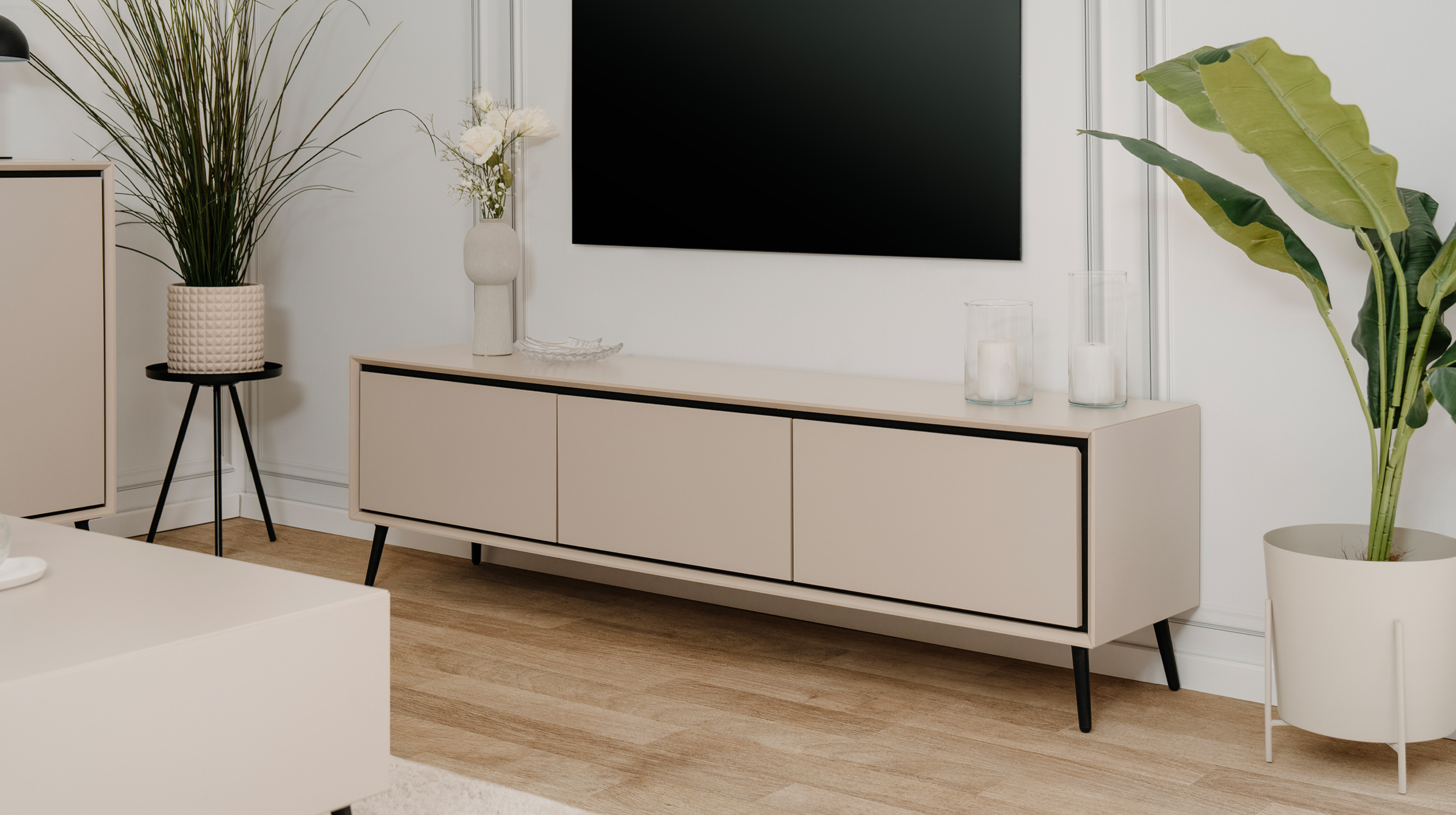 TV - Lowboard beige schwarz 175 cm TV-Board - ARONA