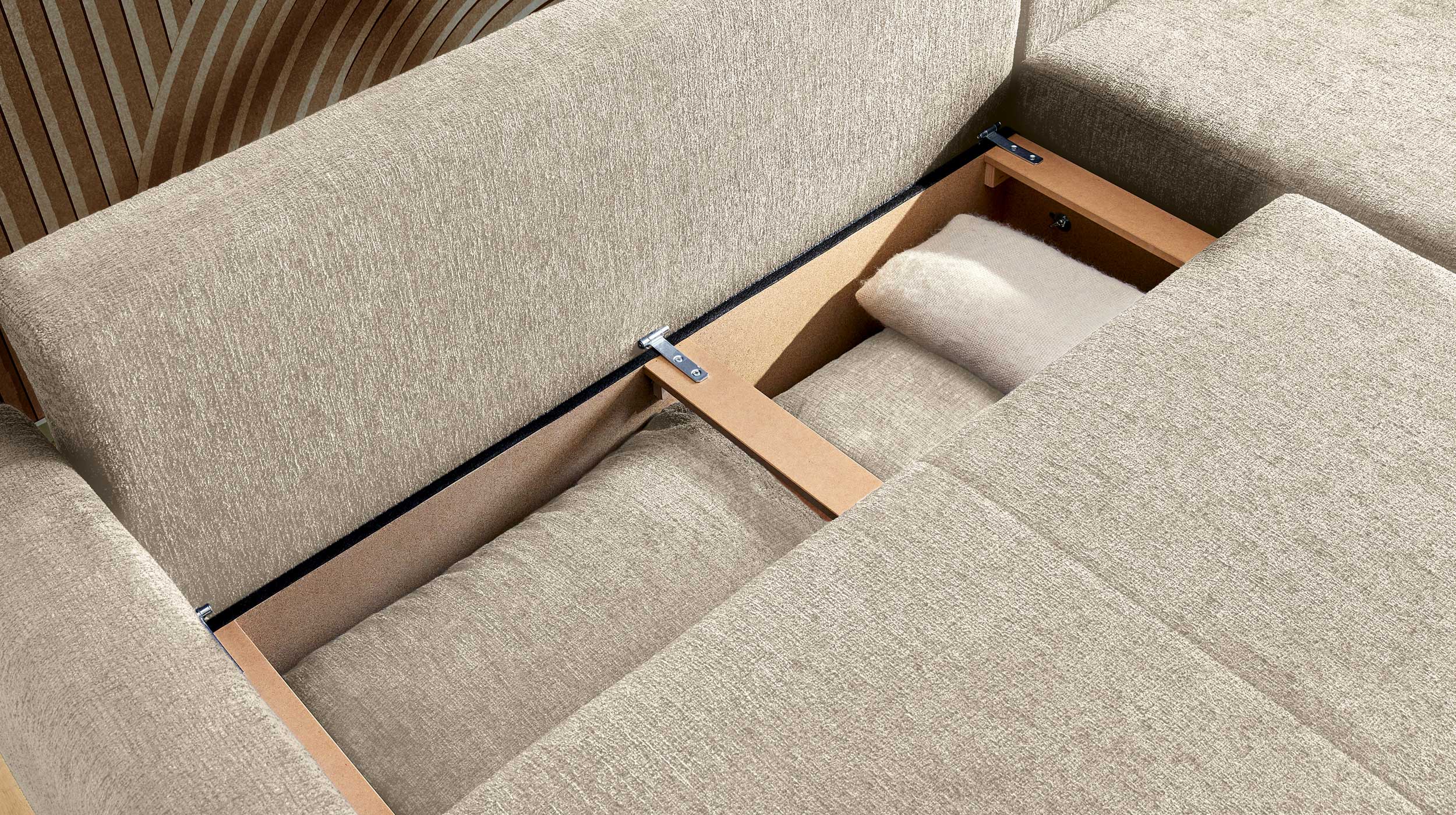 Ecksofa mit Schlaffunktion beige 232 x 154 cm Bettkasten - VENEZIA