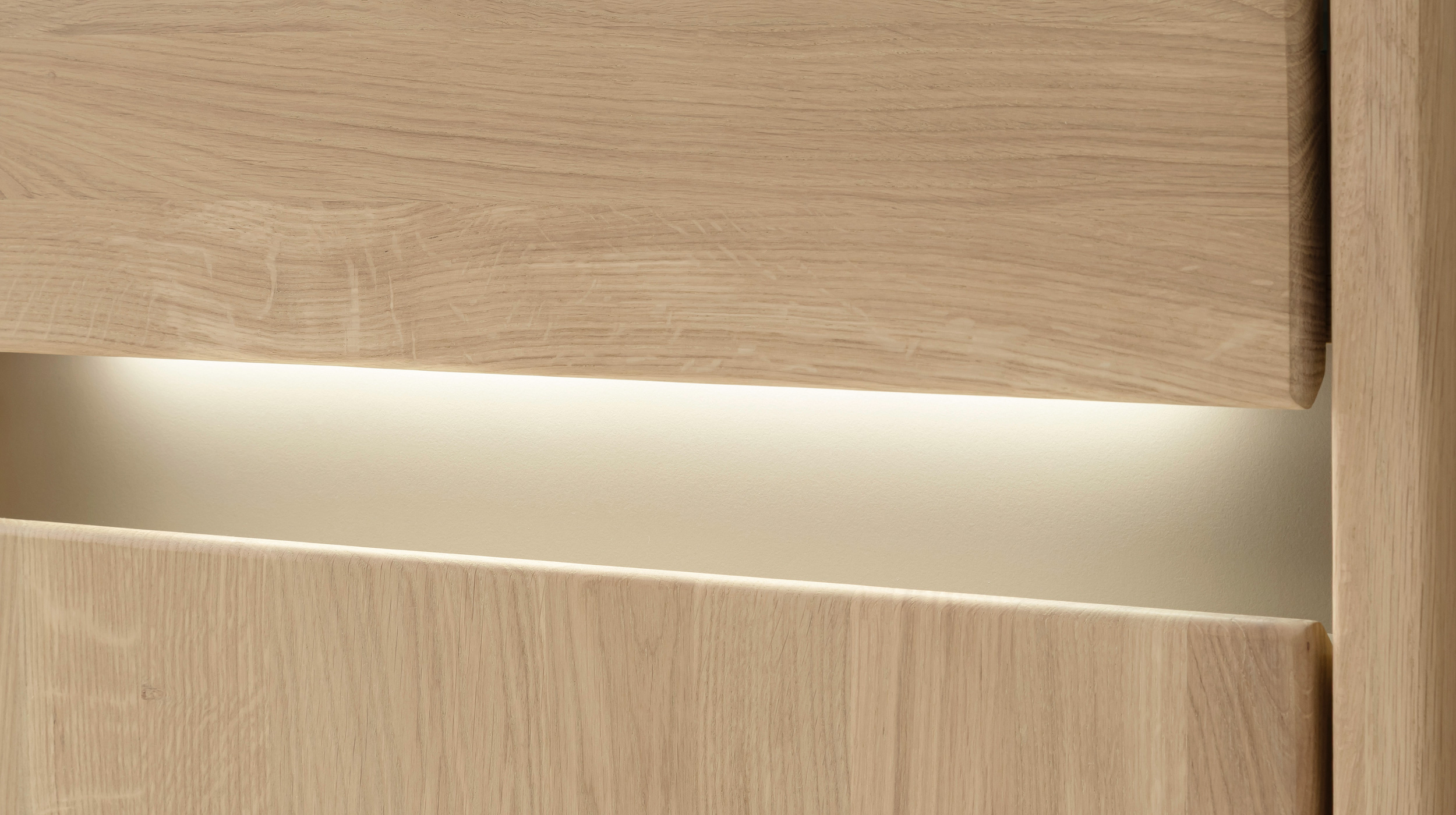 Highboard mit Glastür Kristalleiche massiv geölt 87 cm - LARVIK