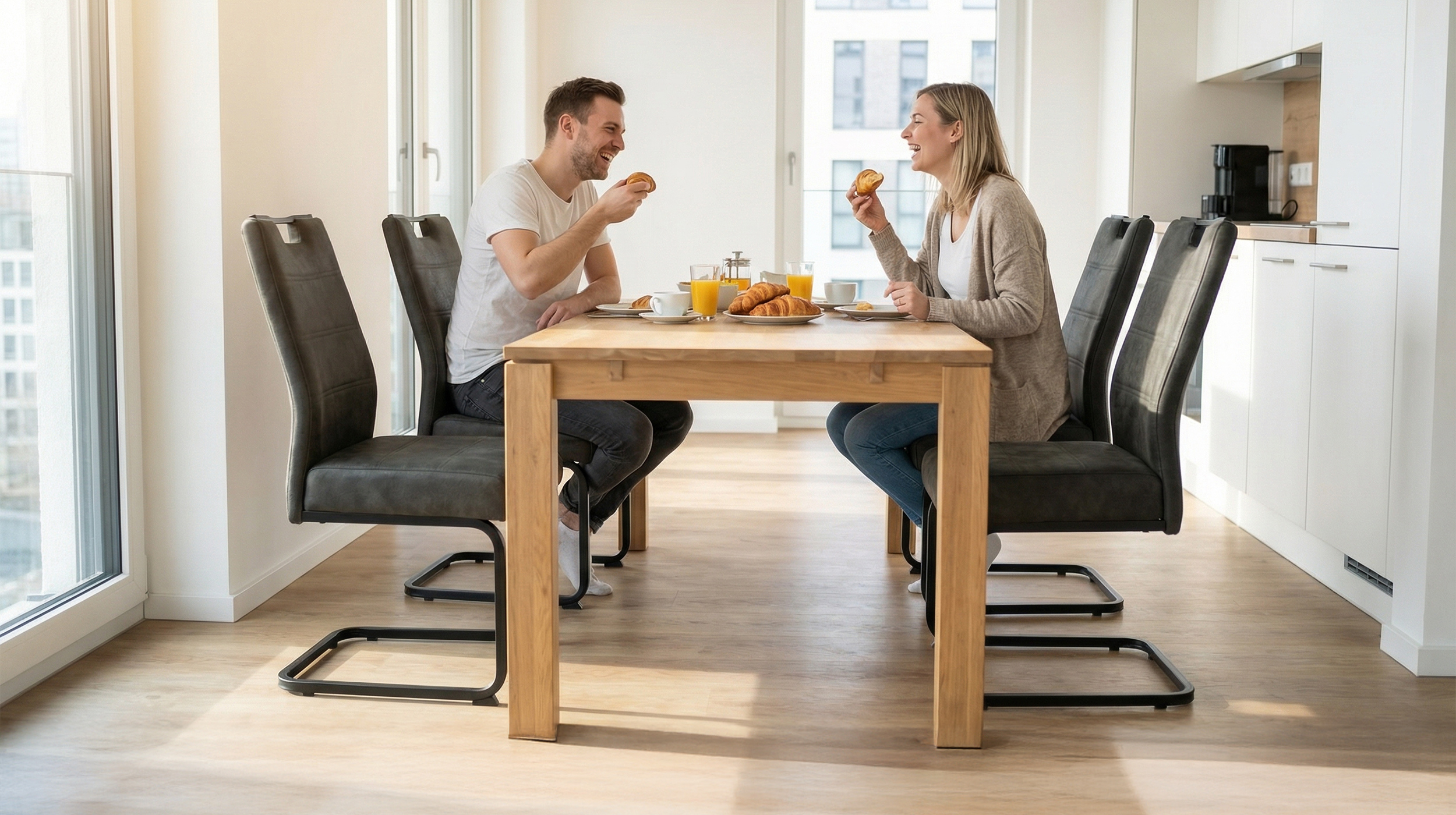 Moderner Schwingstuhl in anthrazit aus Microfaser - KERSTIN