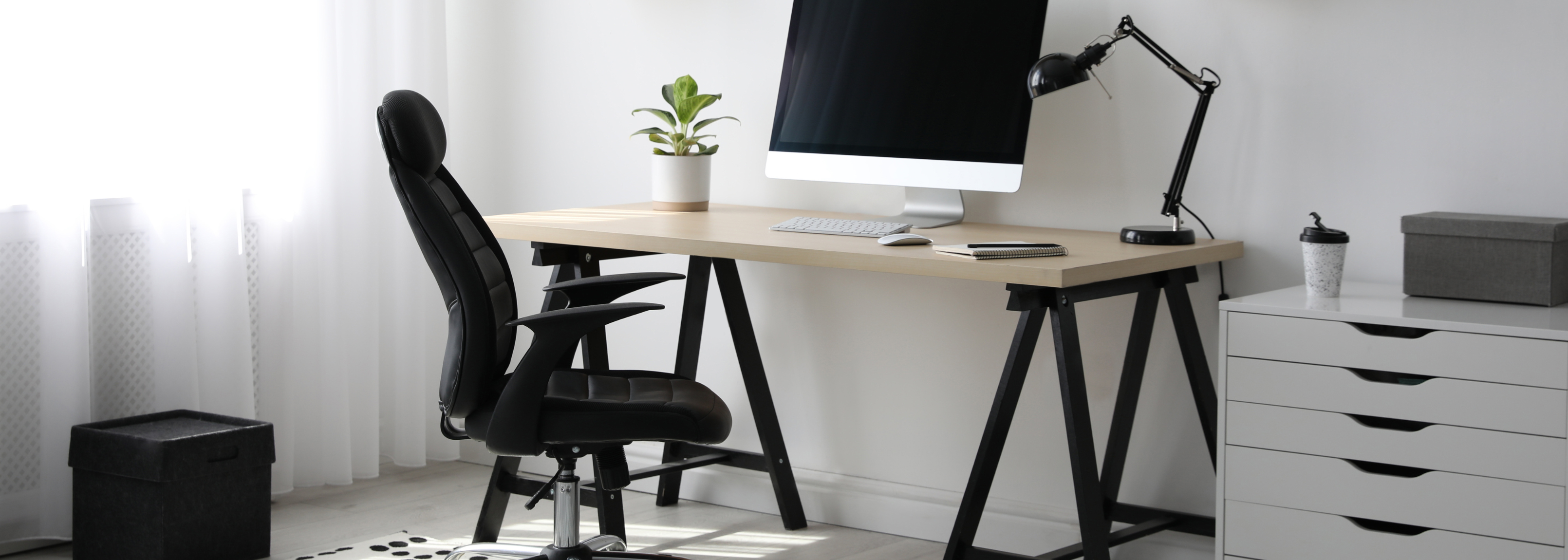 Home Office Schreibtisch - bequem und effizient!