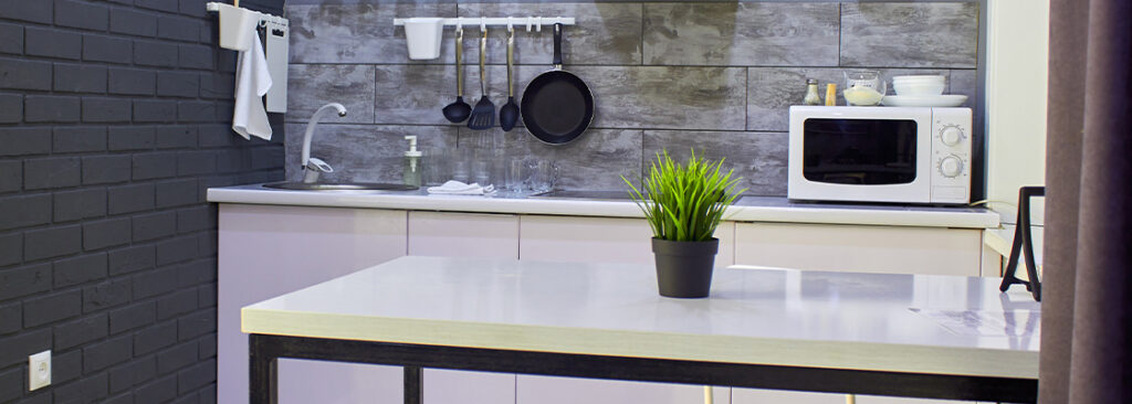 Kleine Küche einrichten - Tipps und Ideen für mehr Stauraum und Platz
