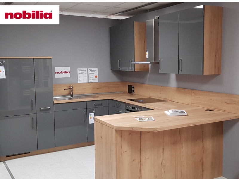 Inselküche 260 x 325 x 167 cm - mit Geräten - Küchenfronten Lack  - FLASH