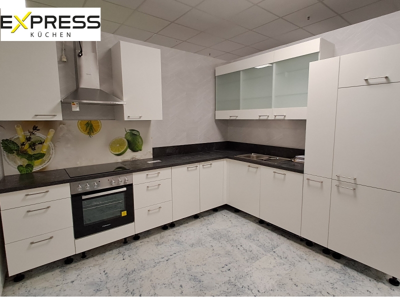 Eckküche  ca. 315 x 275 cm - mit Geräten - Küchenfronten Lack matt - CLEAN