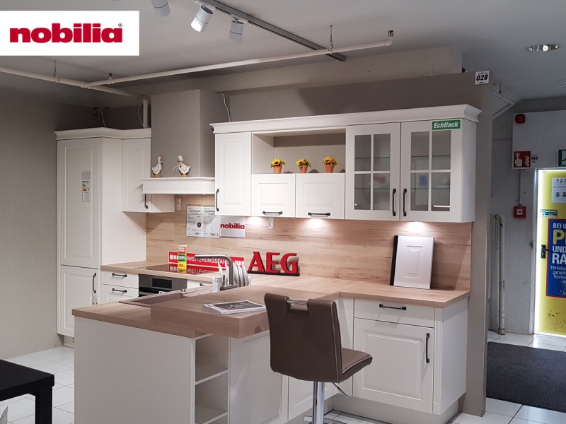 Inselküche 413 x 317 cm - mit Geräten - Küchenfronten matt - SYLT